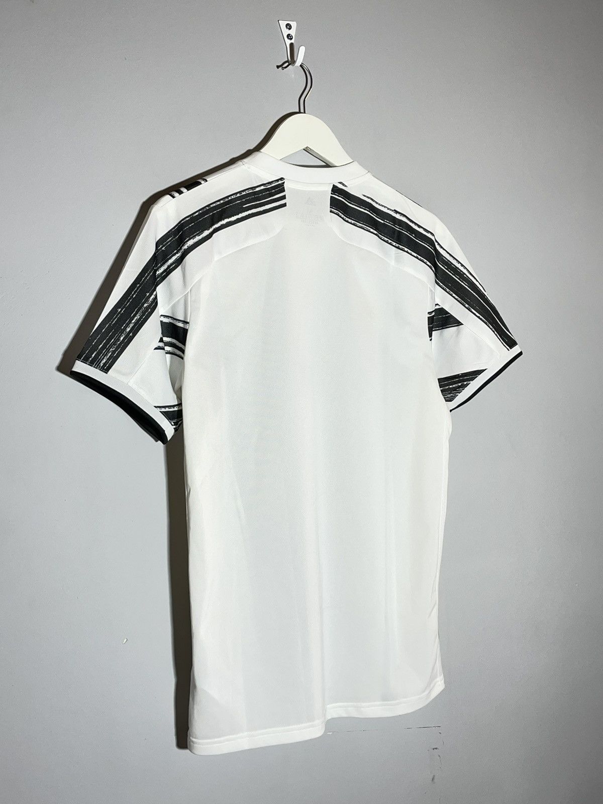 Adidas Juventus Adidas 2020/21 Home Y2k Streetwear Football Shirt Size US M / EU 48-50 / 2 - 7 Thumbnail