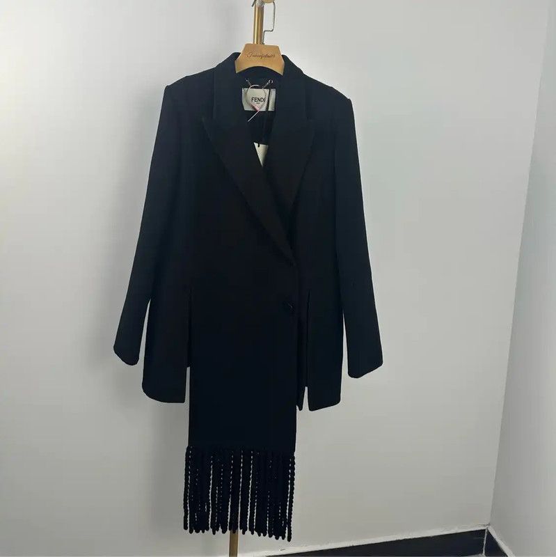Fendi Fendi Black Wool Long Coat for Women 0089 Size M / US 6-8 / IT 42-44 - 1 Thumbnail