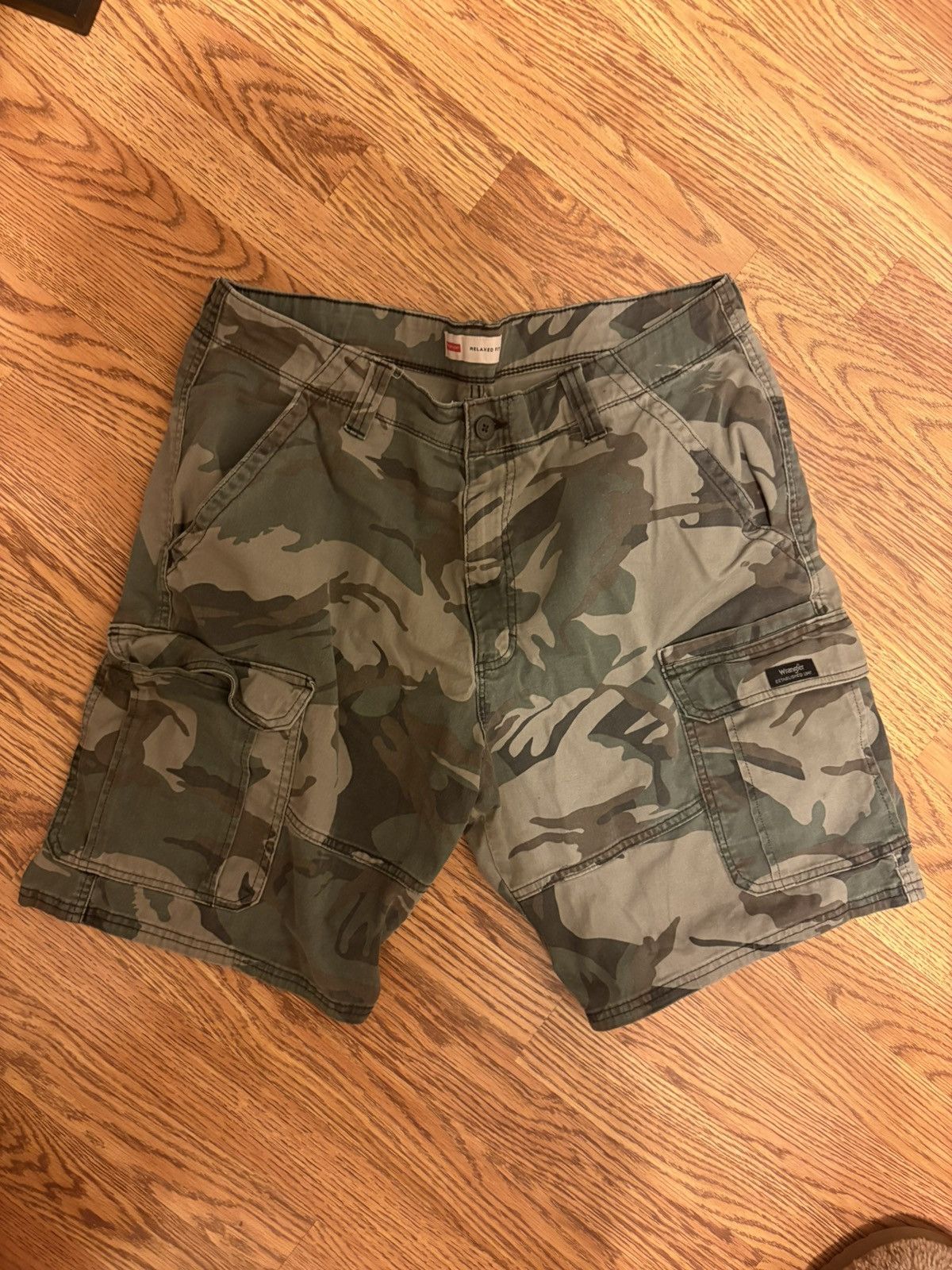 Wrangler Camo Wrangler Cargo Shorts Size US 34 / EU 50 - 1 Thumbnail