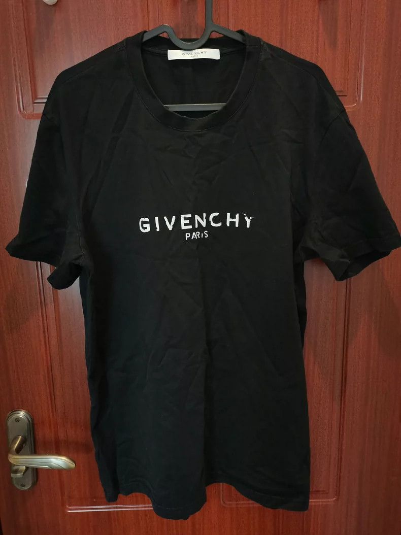 Givenchy Givenchy Black Short Sleeve T-Shirt Classic Letter Style Size US L / EU 52-54 / 3 - 1 Thumbnail