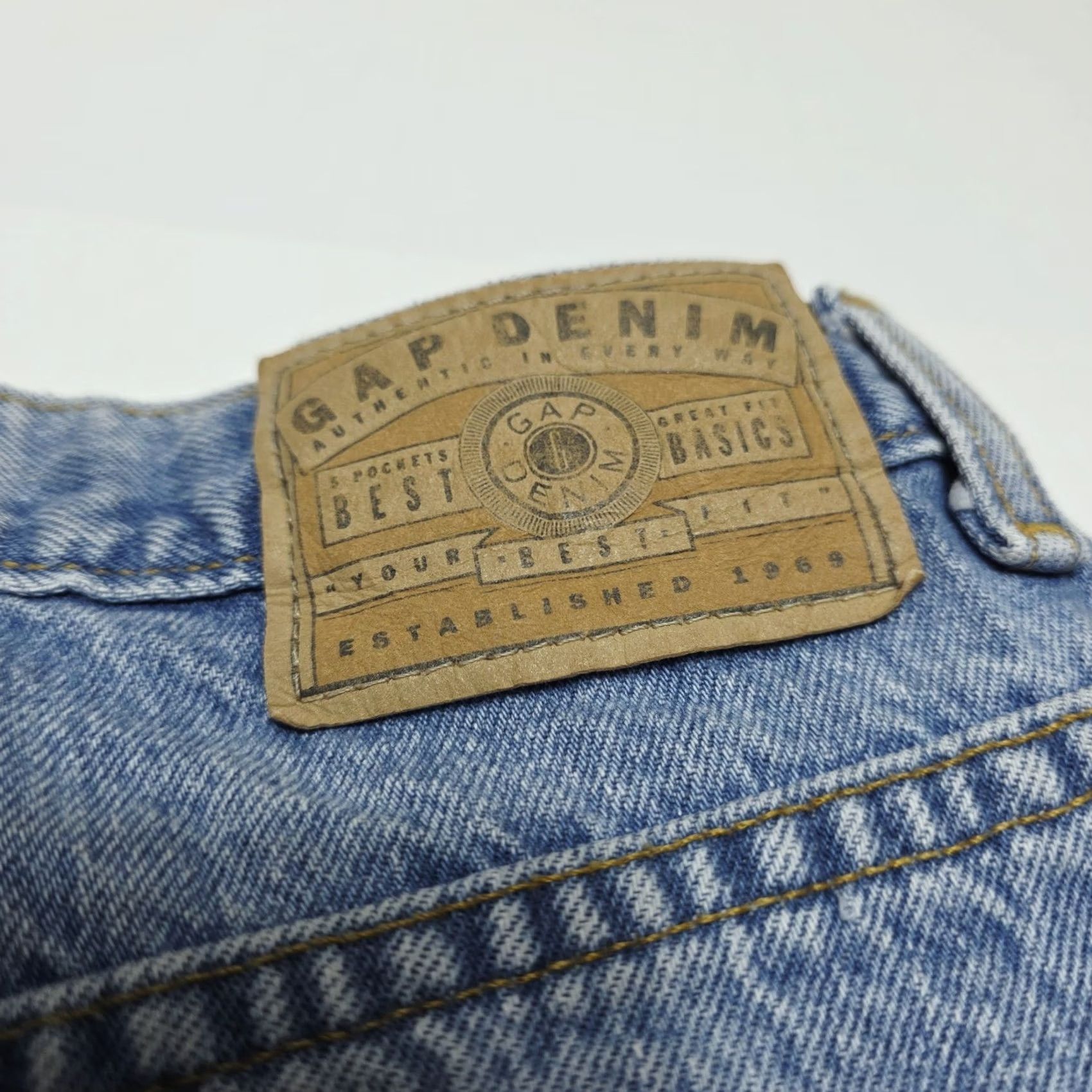 Gap VINTAGE Gap Jeans Womens 6 Reverse High Waist Light Wash Denim 90s USA Jeans Women Mens No, but keep to original: Size 28" / US 6 / IT 42 - 5 Thumbnail