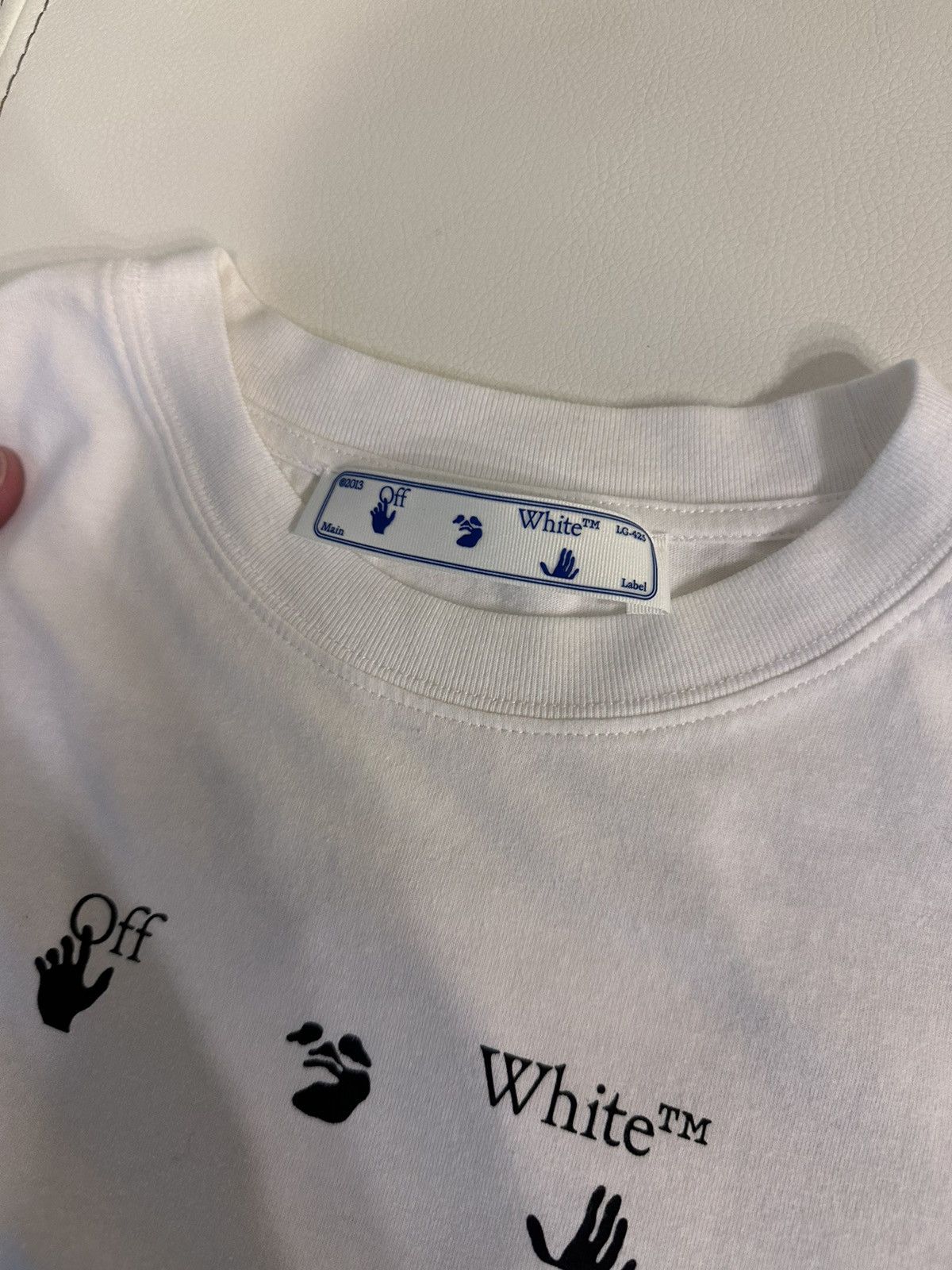 Off-White Off White Graffiti Logo Tee Size US L / EU 52-54 / 3 - 4 Thumbnail