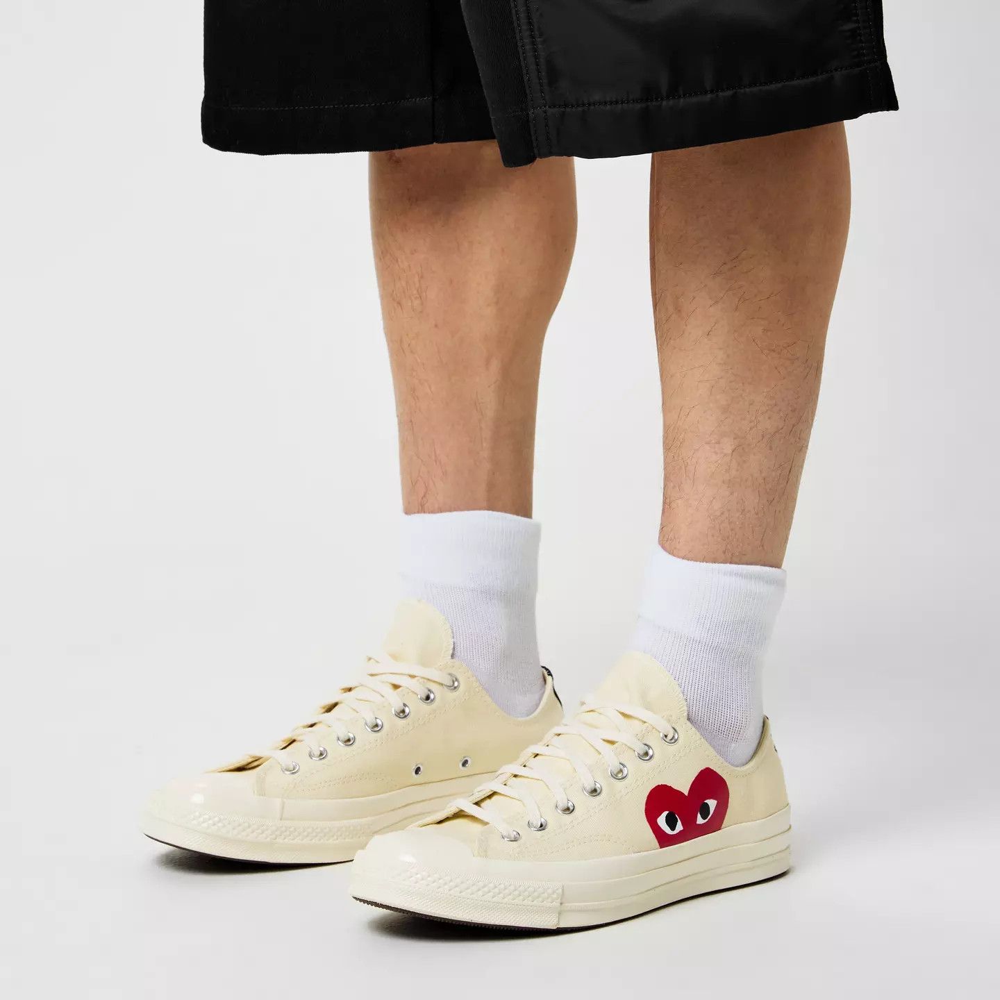 Comme des Garcons PLAY o1g2r1mq0426 Chuck 70 Sneakers in Beige Size US 12 / EU 45 - 2 Thumbnail