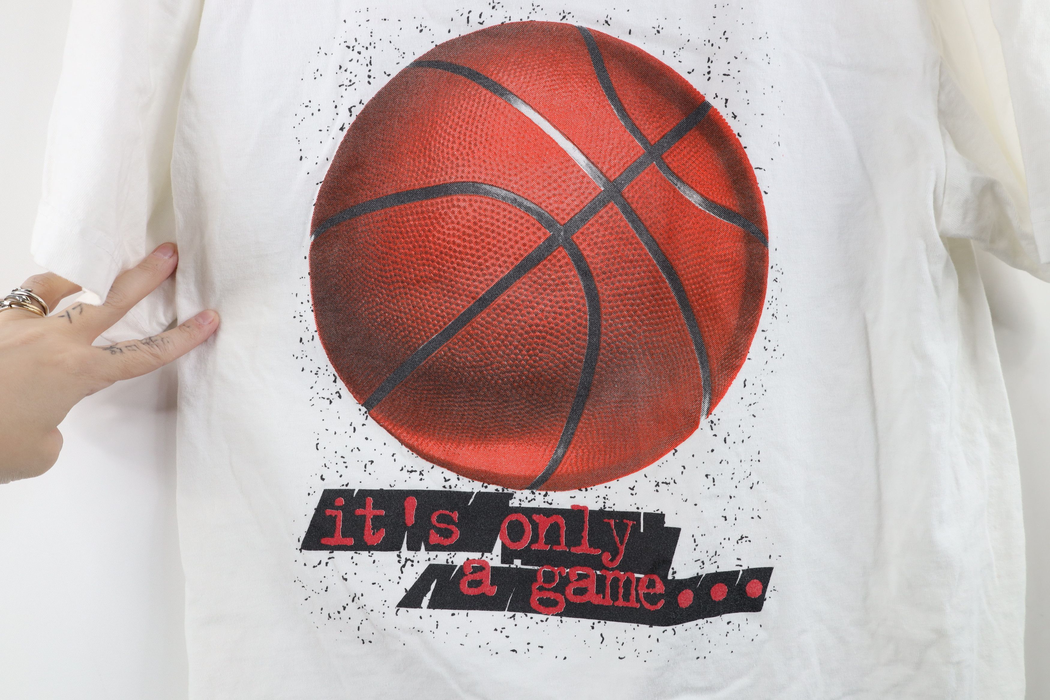 Vintage Vintage 90s Streetwear A Game Yeah Right Basketball T-Shirt Size US L / EU 52-54 / 3 - 4 Thumbnail