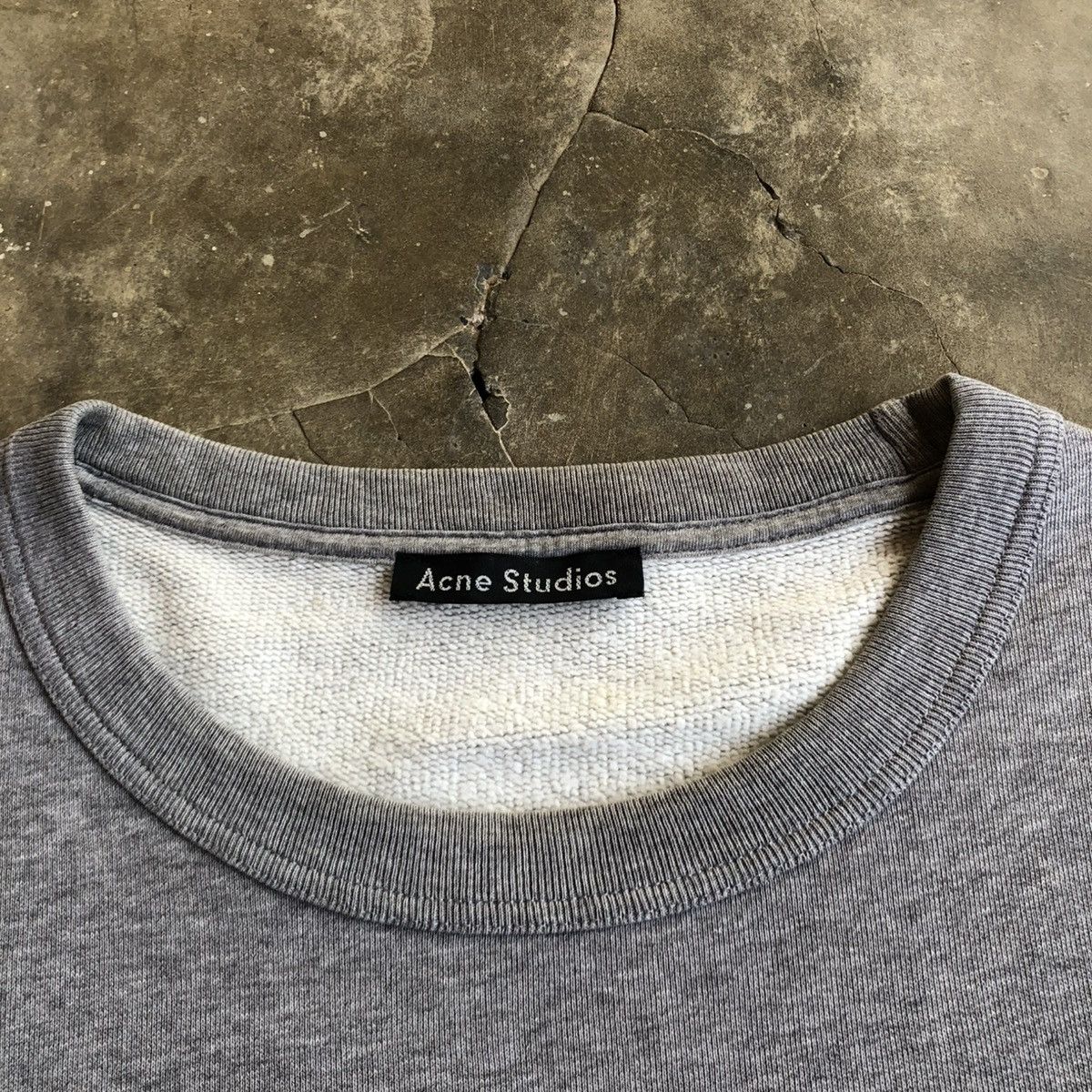 Acne Studios Acne Studios Fairview Face PAW17 Patch Logo Crewneck Grey Size US XL / EU 56 / 4 - 10 Thumbnail