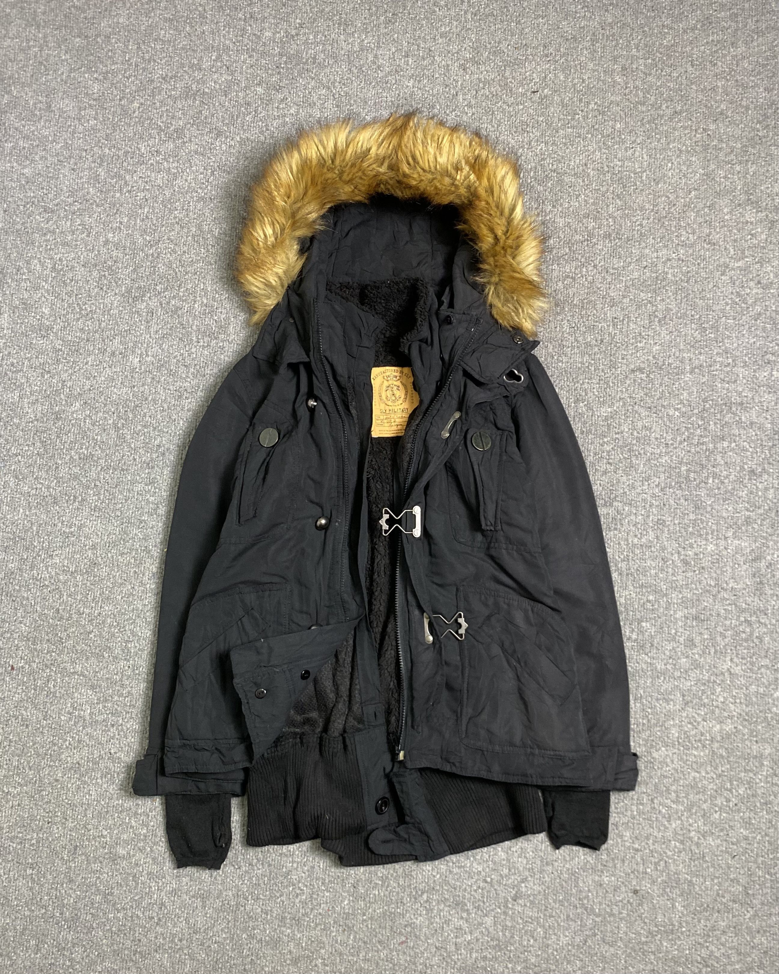 Japanese brand - early 2000s Vkei Sly Fur Military
