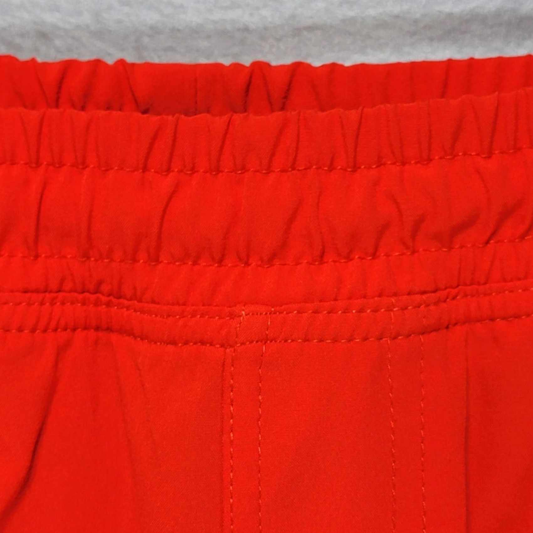 Fabletics Fabletics Shorts Mens S Red Reflective Lined Stretch Workout Gym Run Pockets Size US 29 - 5 Thumbnail