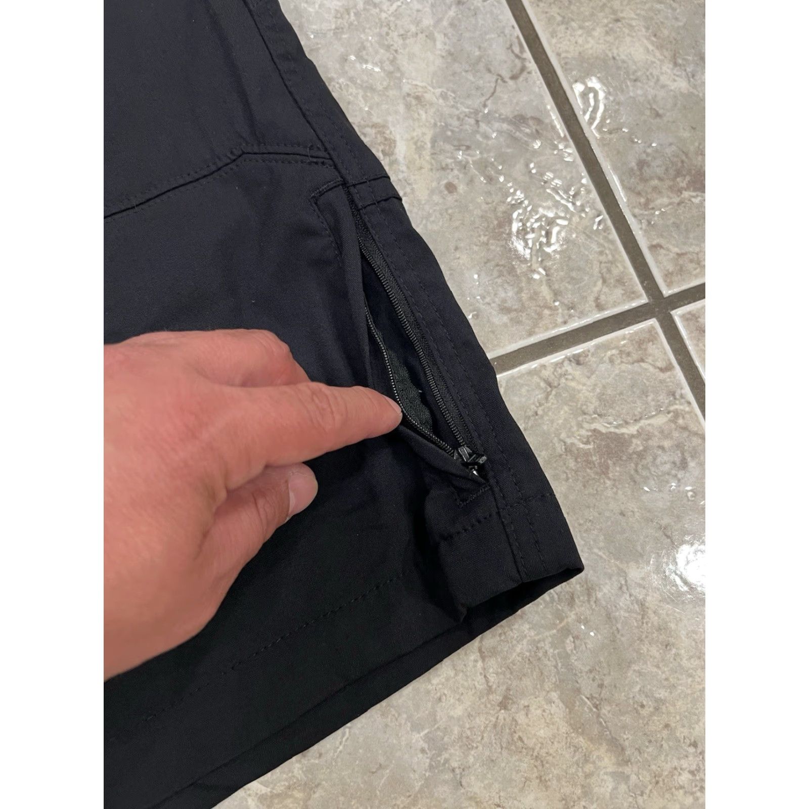 Wrangler VINTAGE Wrangler Outdoors Shorts Mens 46 Black 9" Zip Cargo Stretch Flex Nylon Spandex Size US 30 / EU 46 - 7 Thumbnail