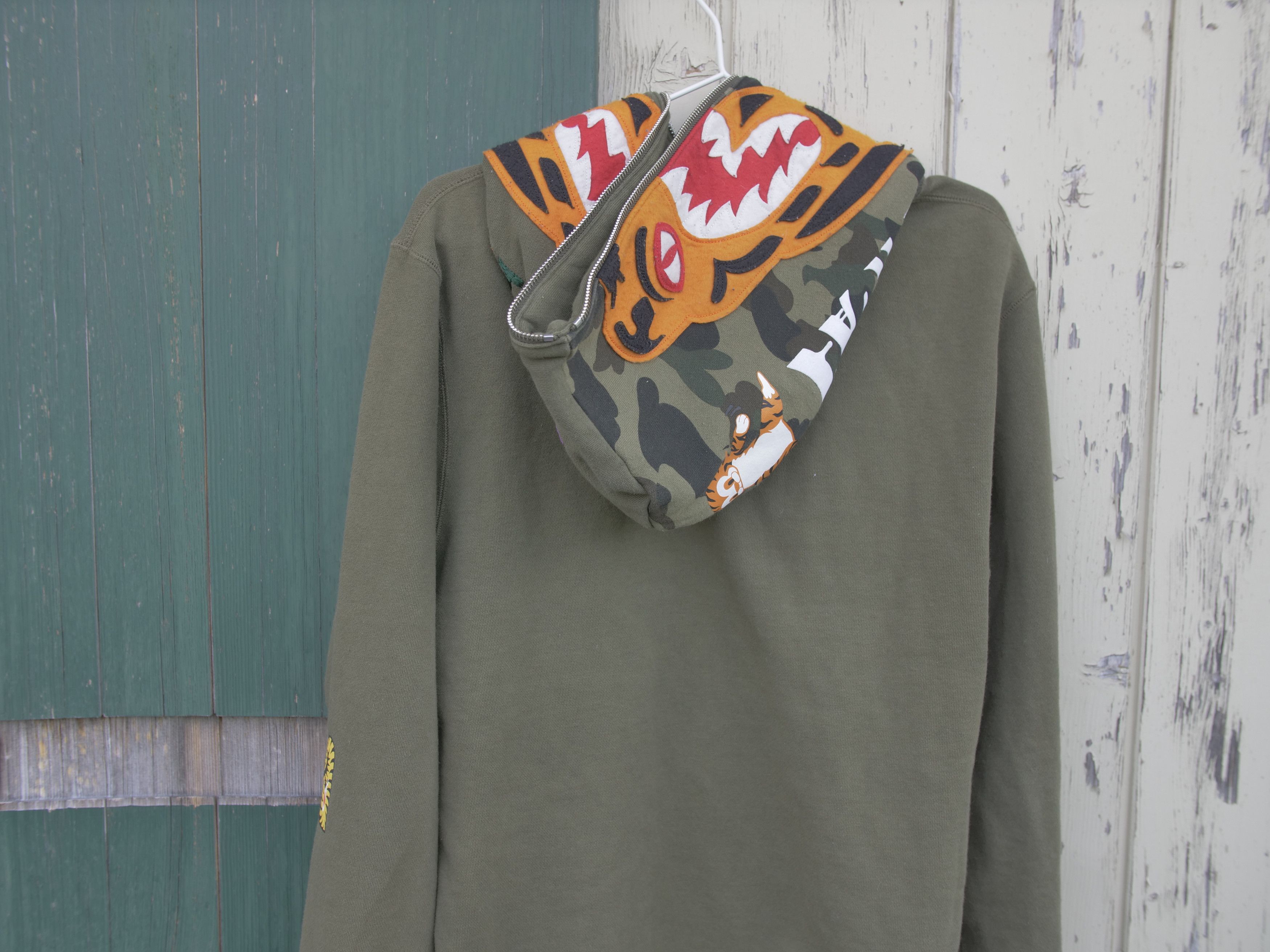 Bape 1st Camo Tiger Half Zip Hoodie Size US L / EU 52-54 / 3 - 4 Thumbnail