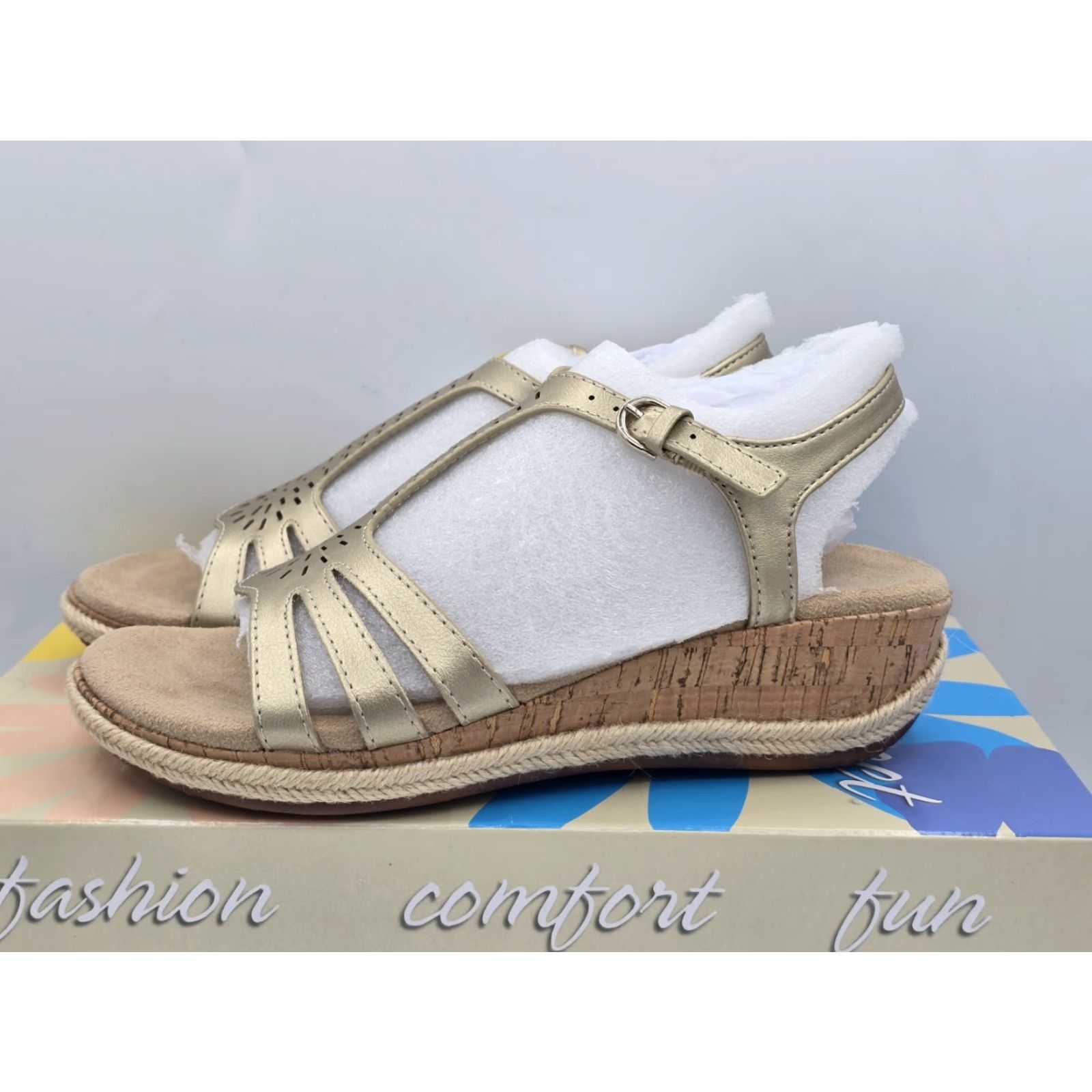 Vintage Easy Street Women's Dorinda Wedge Sandal Sz 5 M Gold NIB Size US 5 / IT 35 - 5 Thumbnail