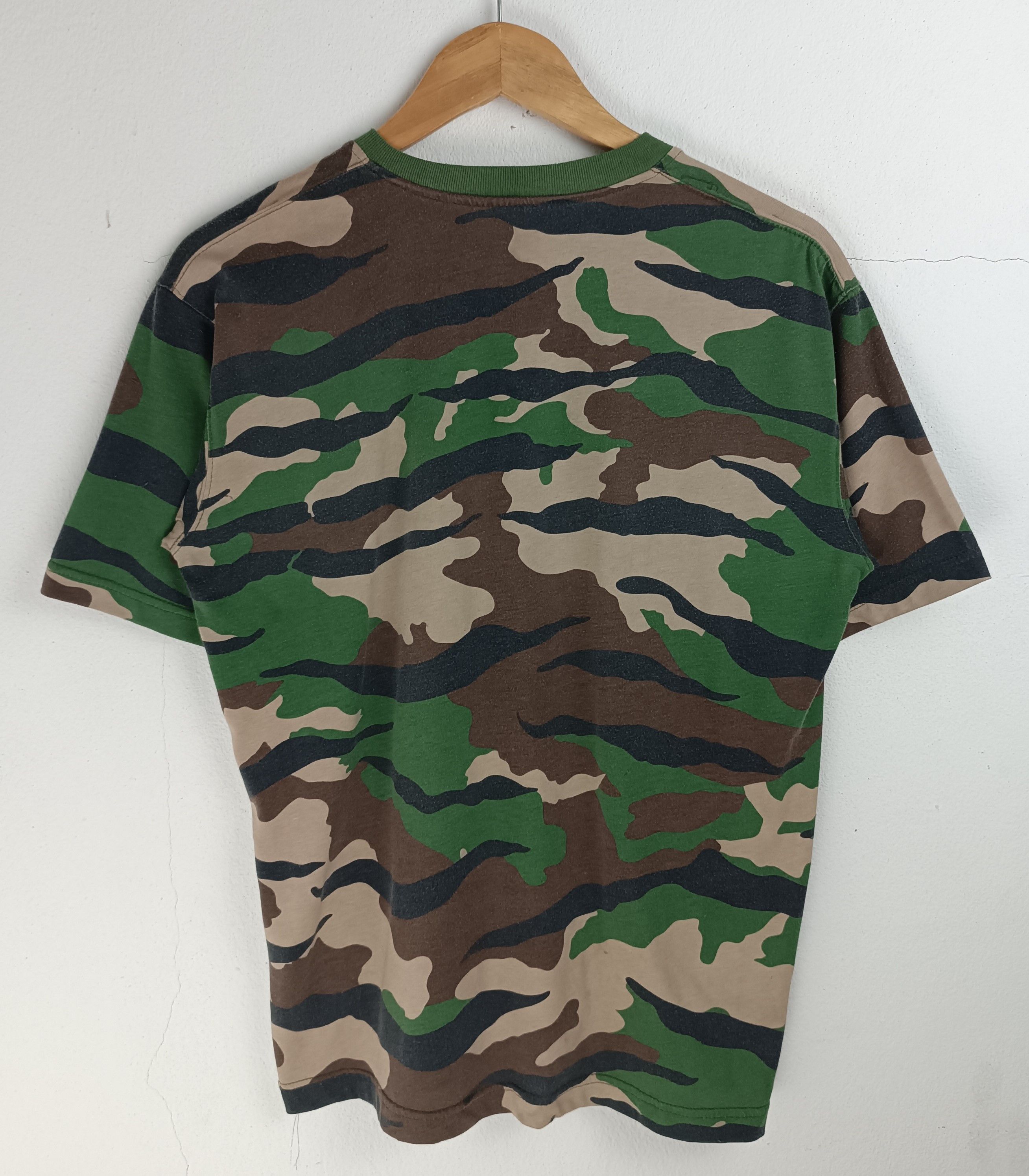 Other VINTAGE ARMY CAMOUFLAGE ASIA TROPICAL CAMO RARE TEE Size US M / EU 48-50 / 2 - 4 Thumbnail