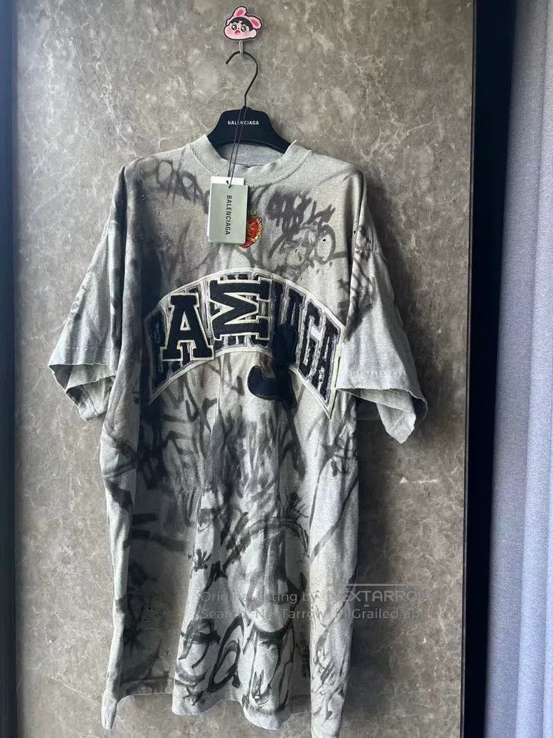 Balenciaga Balenciaga Manchester United graffiti short-sleeved T-shir Size US S / EU 44-46 / 1 - 1 Thumbnail