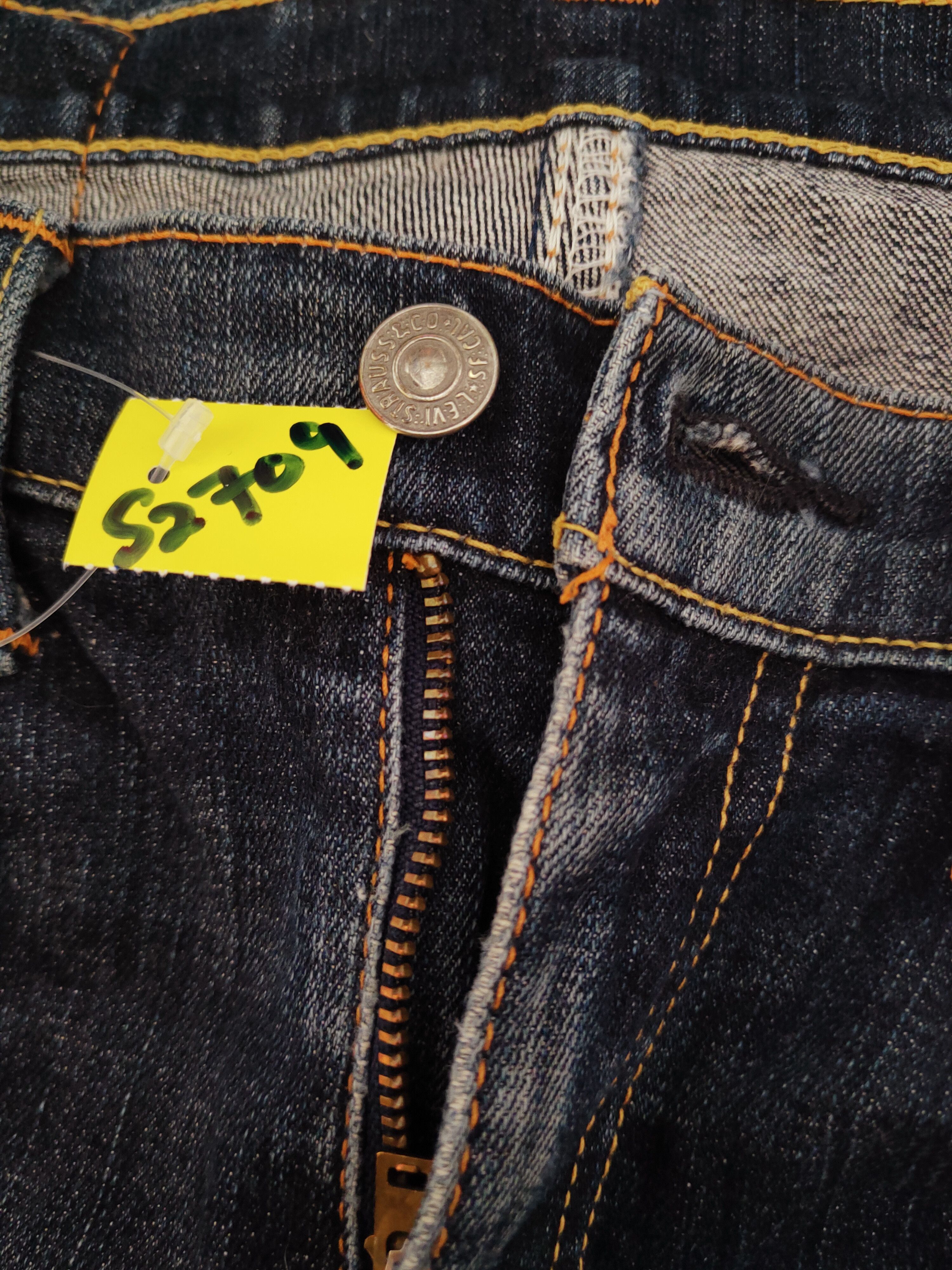 Levi's 705 Levi's Dark Blue Distressed Ripped Jeans #S2709 Size US 31 - 16 Thumbnail
