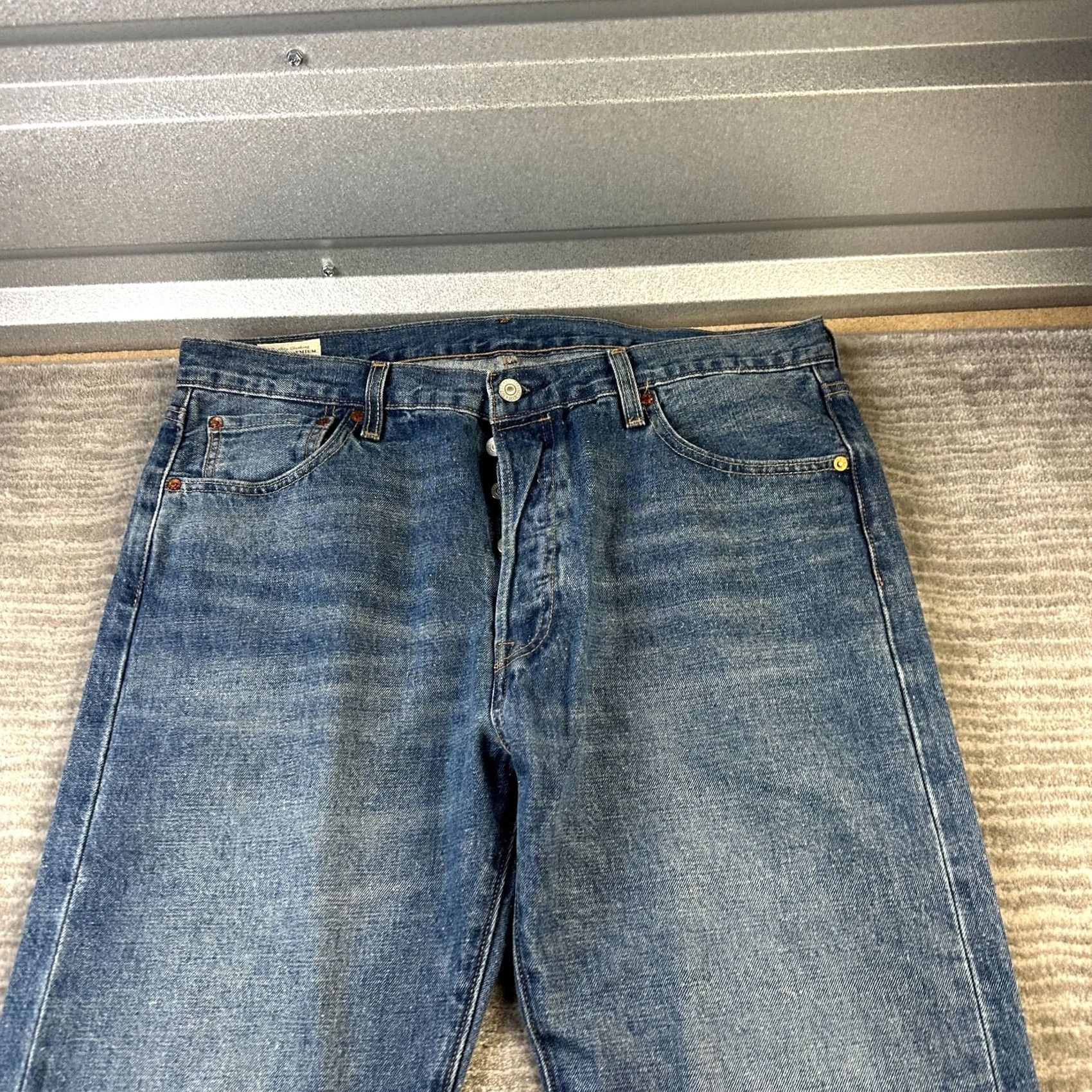 Levi's Levi's 501 Jeans Mens 36x32 Blue Denim Straight Regular Vintage No 90s Theme Size US 36 / EU 52 - 3 Thumbnail