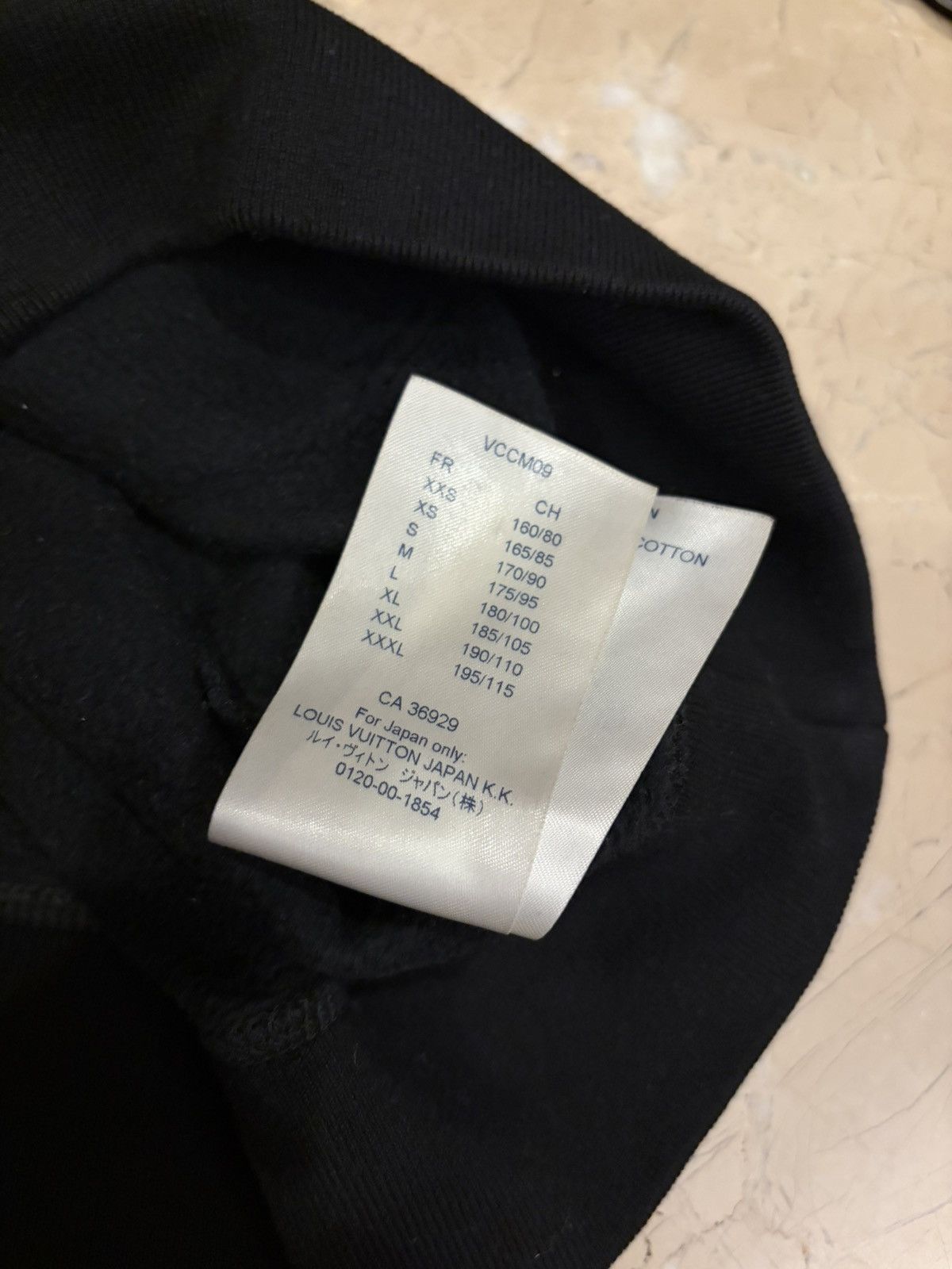 Louis Vuitton Louis vuitton reflective logo hoodie Size US S / EU 44-46 / 1 - 7 Thumbnail