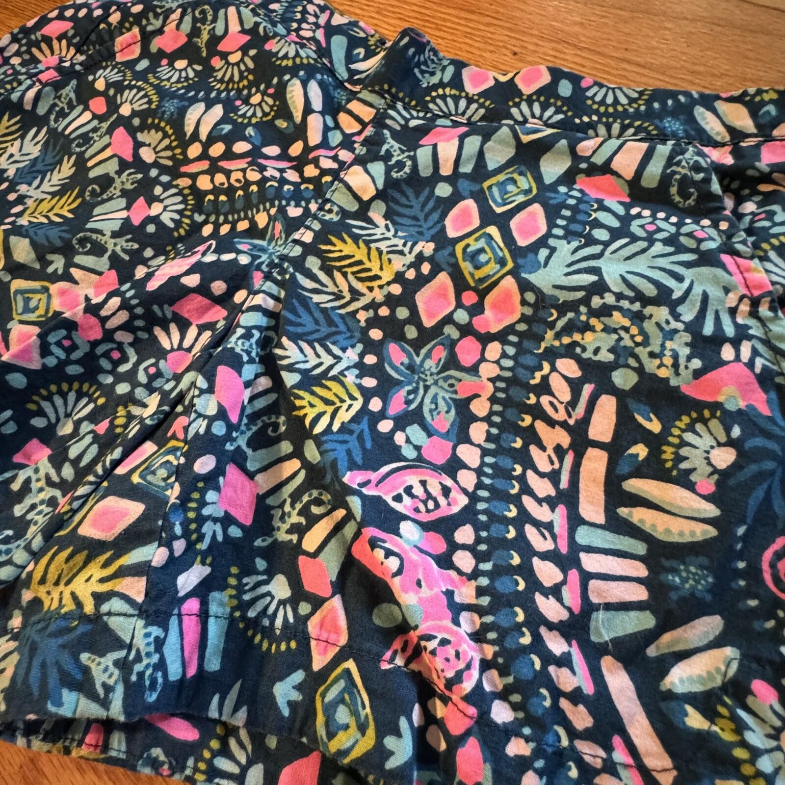 Other Lilly Pulitzer Ocean View XXS Shorts "Glow & Flow" Size 25" / US 0 / IT 36 - 1 Thumbnail