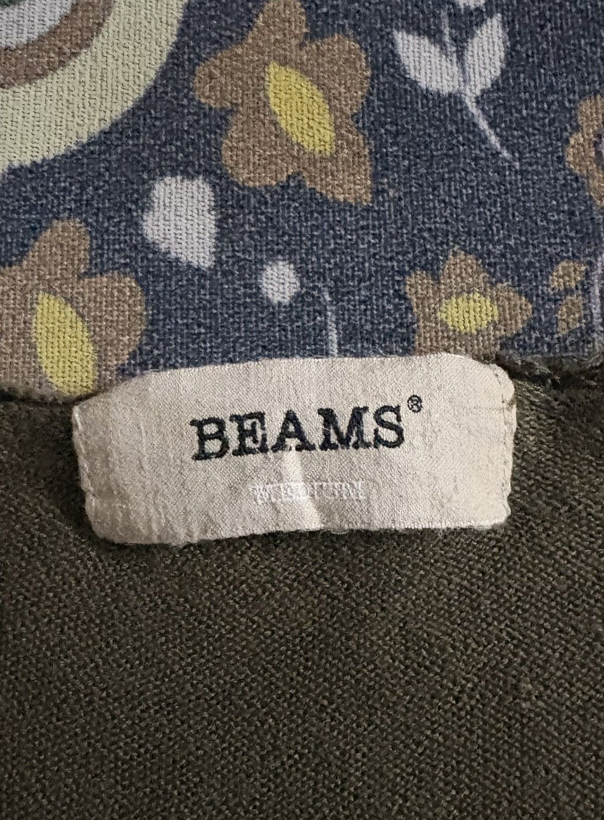 Beams Plus Vintage BEAMS Vneck Distressed T-Shirt Size US S / EU 44-46 / 1 - 6 Thumbnail