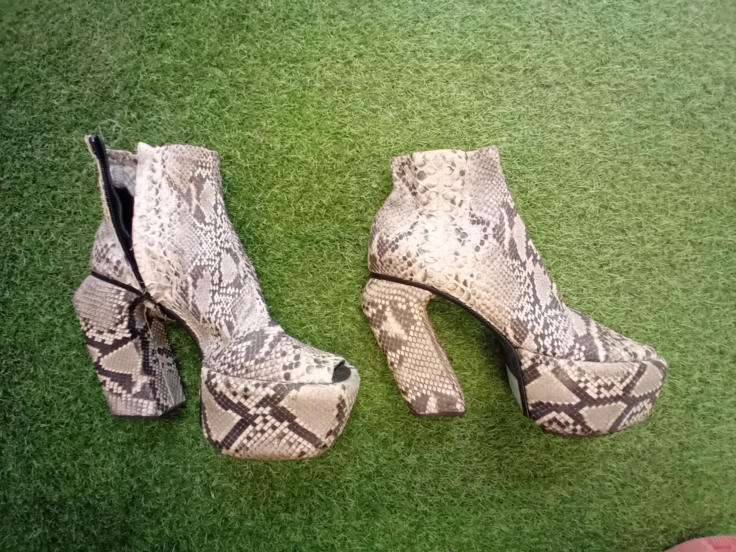 Cinzia Araia Cinzia Araia Designer Heels – Python Leather, Italy Size US 8 / IT 38 - 7 Thumbnail