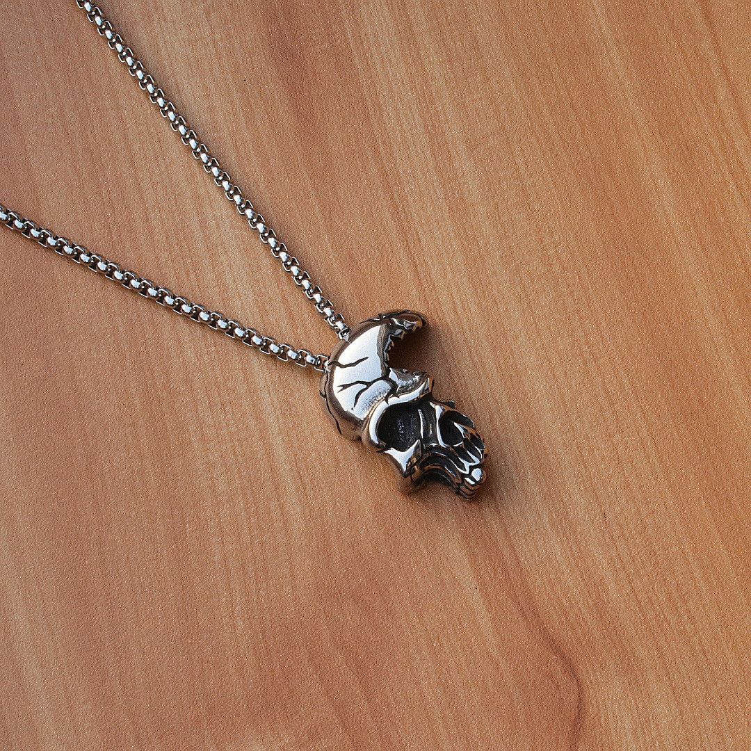 Japanese Brand Half Face Skull Necklace Size ONE SIZE - 2 Thumbnail