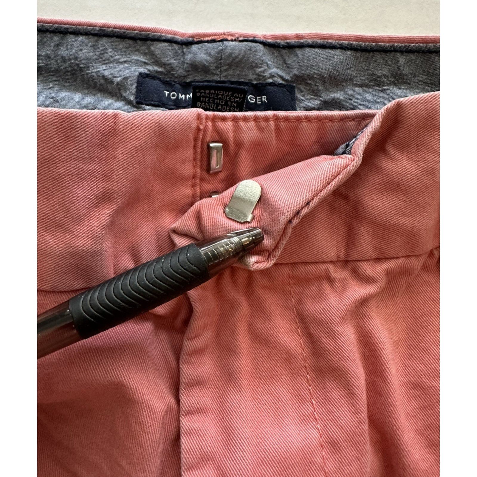 Tommy Hilfiger Tommy Hilfiger Women's Chino Shorts Coral Pink sz 6, Cotton Size 28" / US 6 / IT 42 - 7 Thumbnail