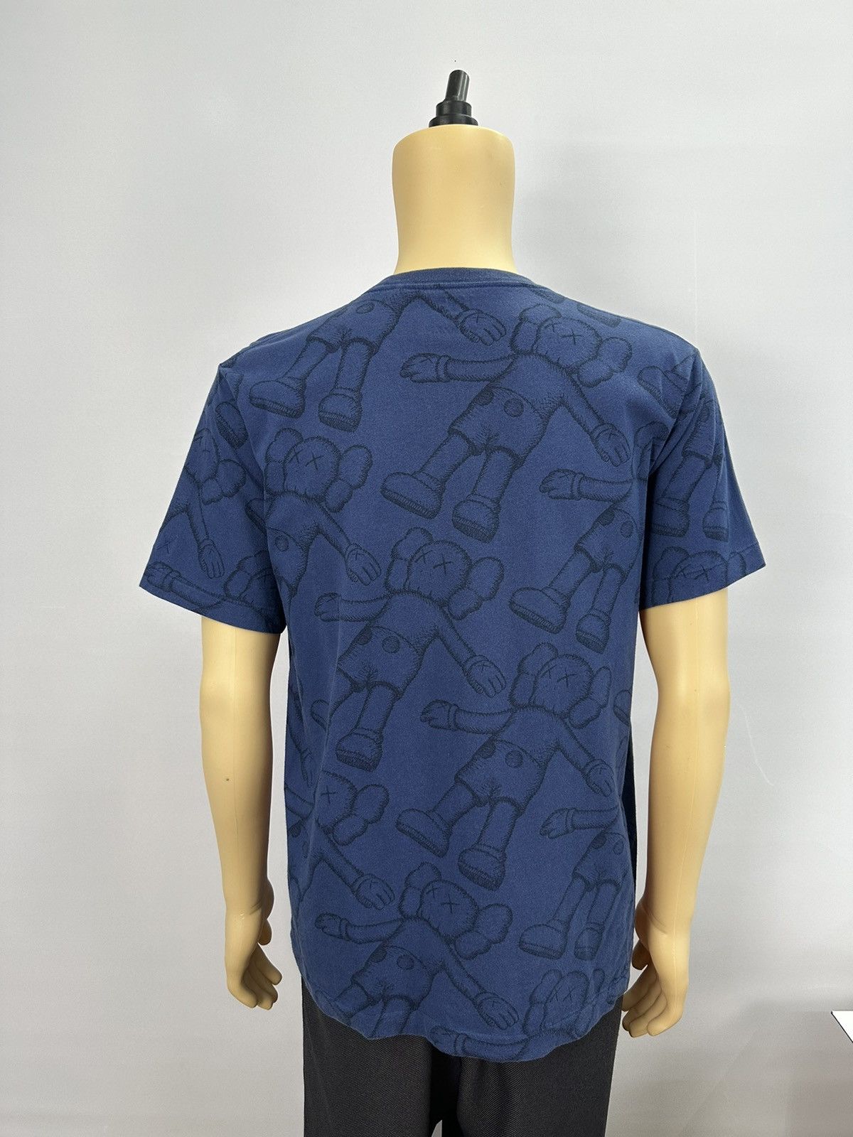 Kaws Uniqlo x Kaws Fullprint Tshirt A600 Size US XL / EU 56 / 4 - 3 Thumbnail