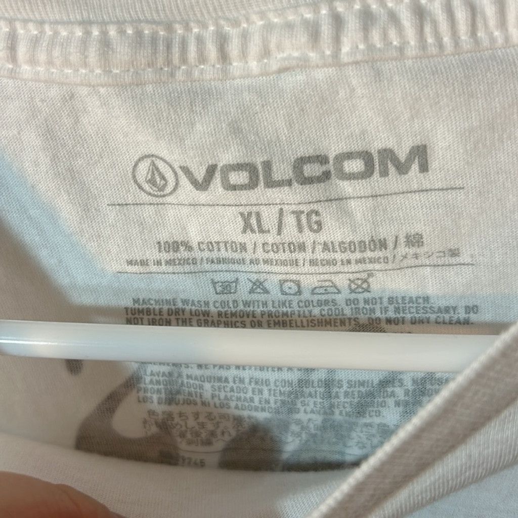 Volcom Size XL Volcom, men's white shirt Size US XL / EU 56 / 4 - 2 Thumbnail