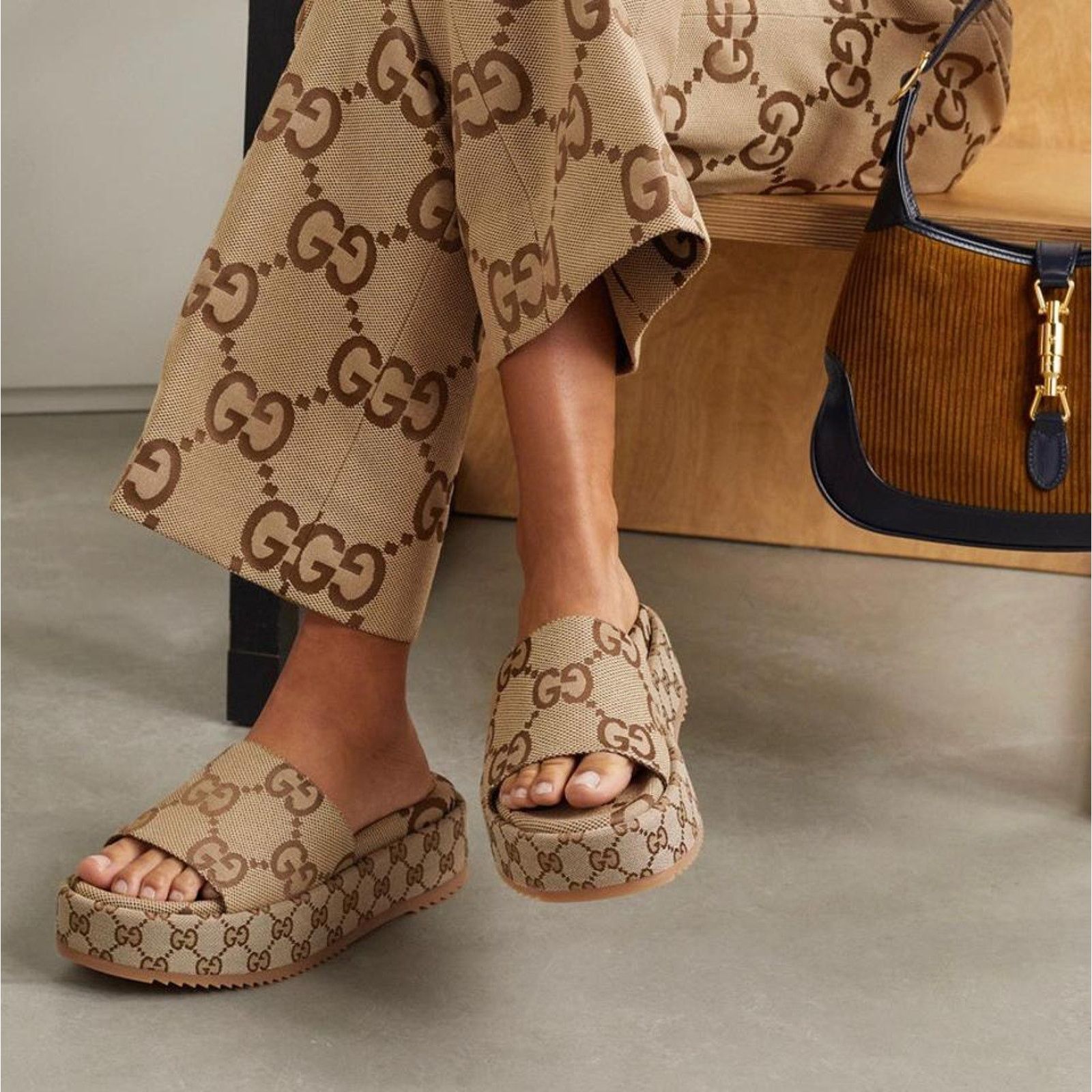 Gucci Angelina GG Jumbo Maxi logo platform slides sandals Size US 7 / IT 37 - 2 Thumbnail
