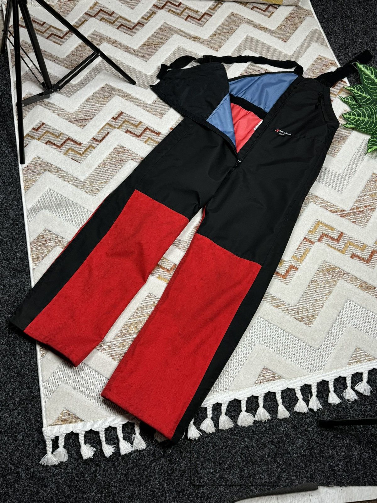 Berghaus × Vintage Membrane ski jumpsuit Berghaus Gore tex Fabric outdoor Y2K Size US 34 / EU 50 - 1 Thumbnail