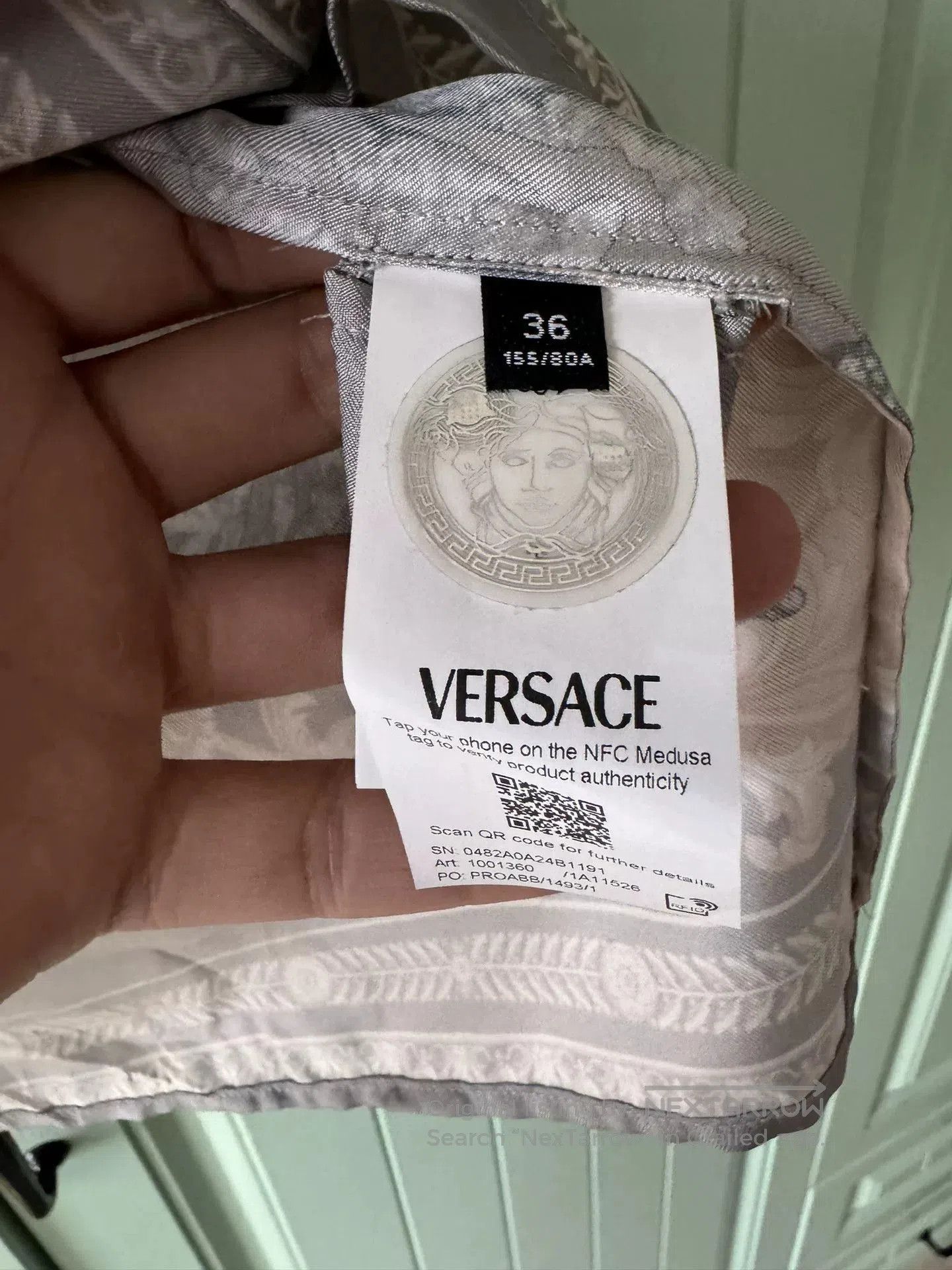 Versace Versace Starfish Shell Print Silk Shirt. Size XS / US 0-2 / IT 36-38 - 4 Thumbnail