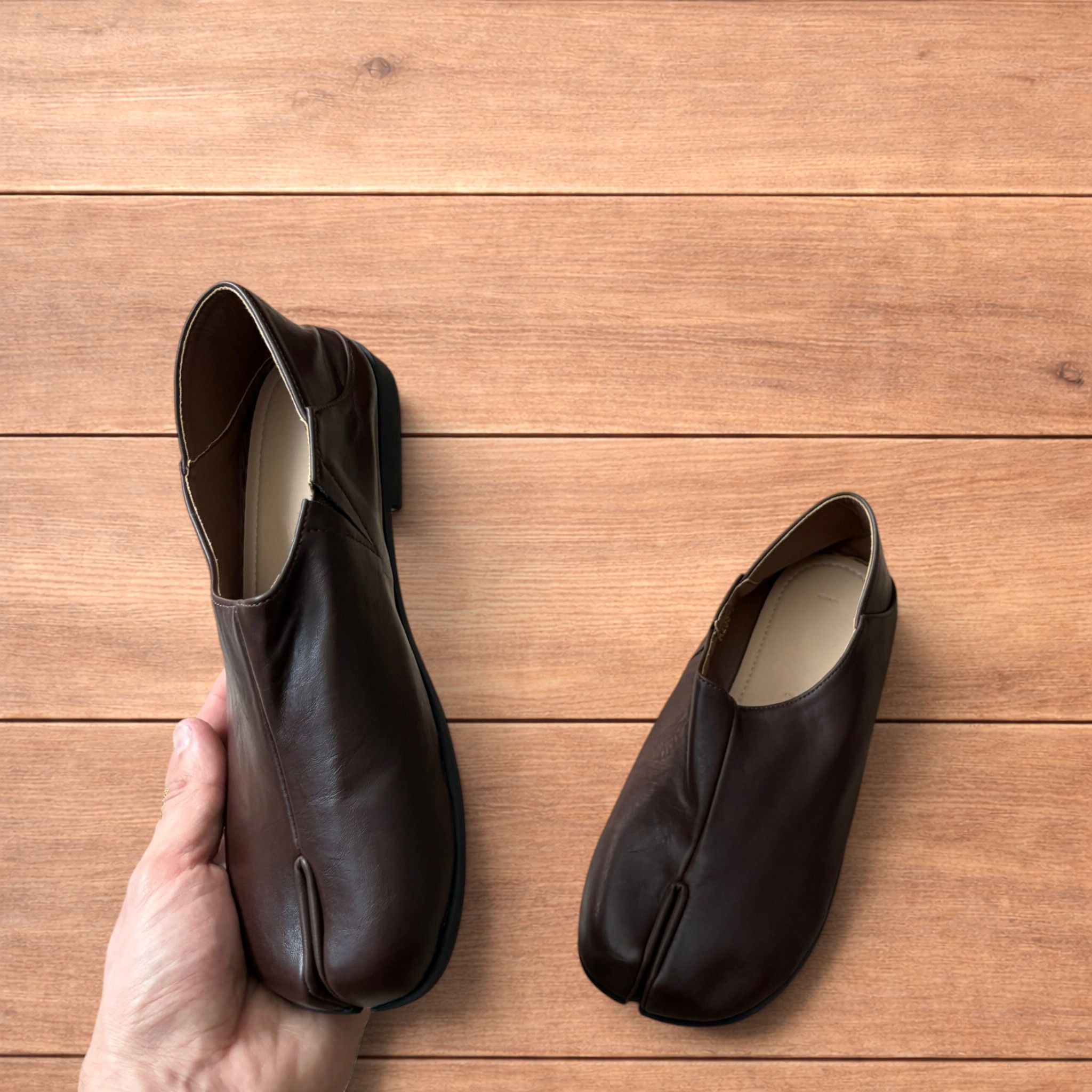 Japanese Brand Vintage style faux leather tabi split toe shoes in brown. Size US 9 / IT 39 - 6 Thumbnail