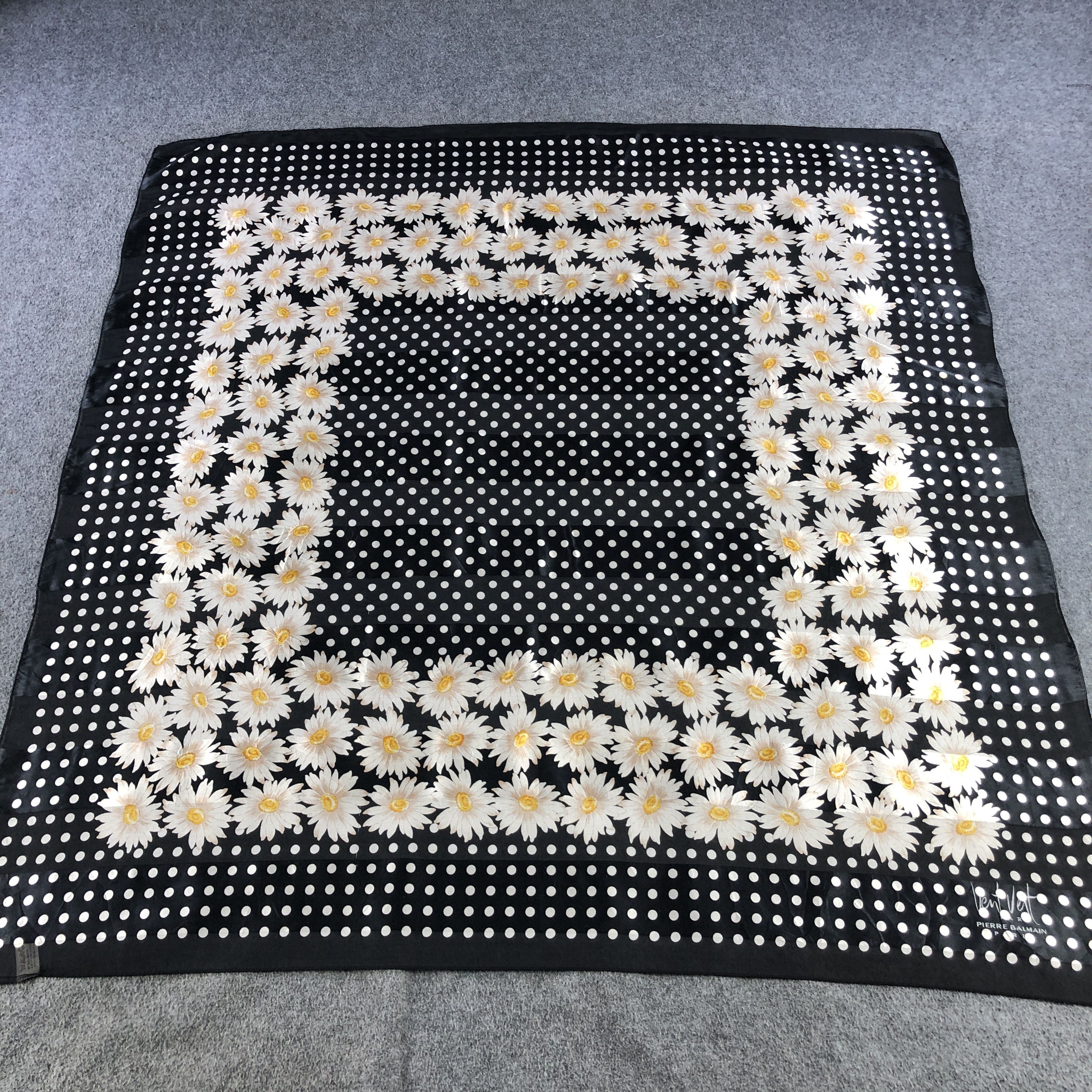 Pierre Balmain Vintage Pierre Balmain Floral Silk Scarf M1214 Size ONE SIZE - 2 Thumbnail
