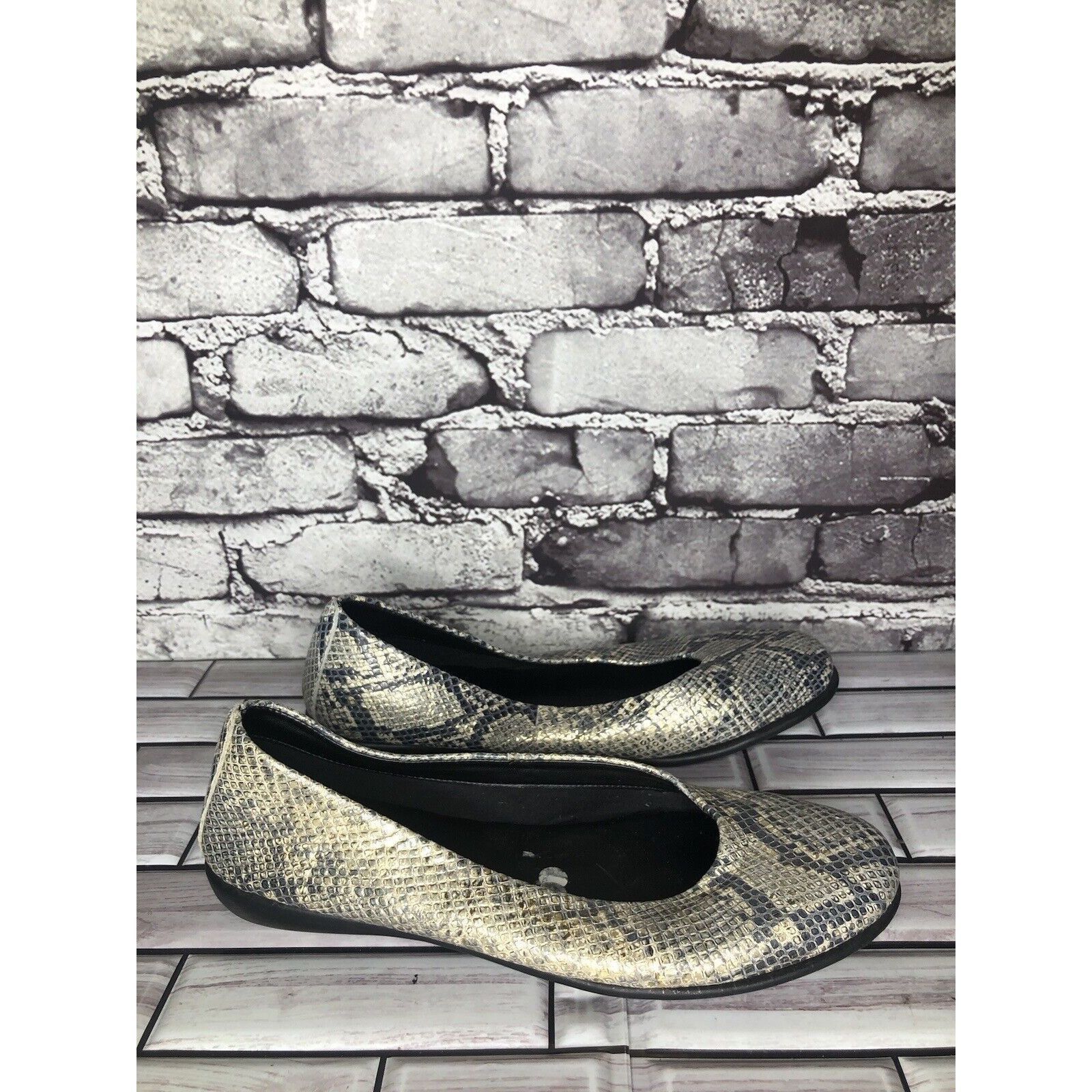 A-Flex The Flexx Gray Python Snake Skin Round Toe Wedge Flats Shoes Size US 8 / IT 38 - 11 Thumbnail