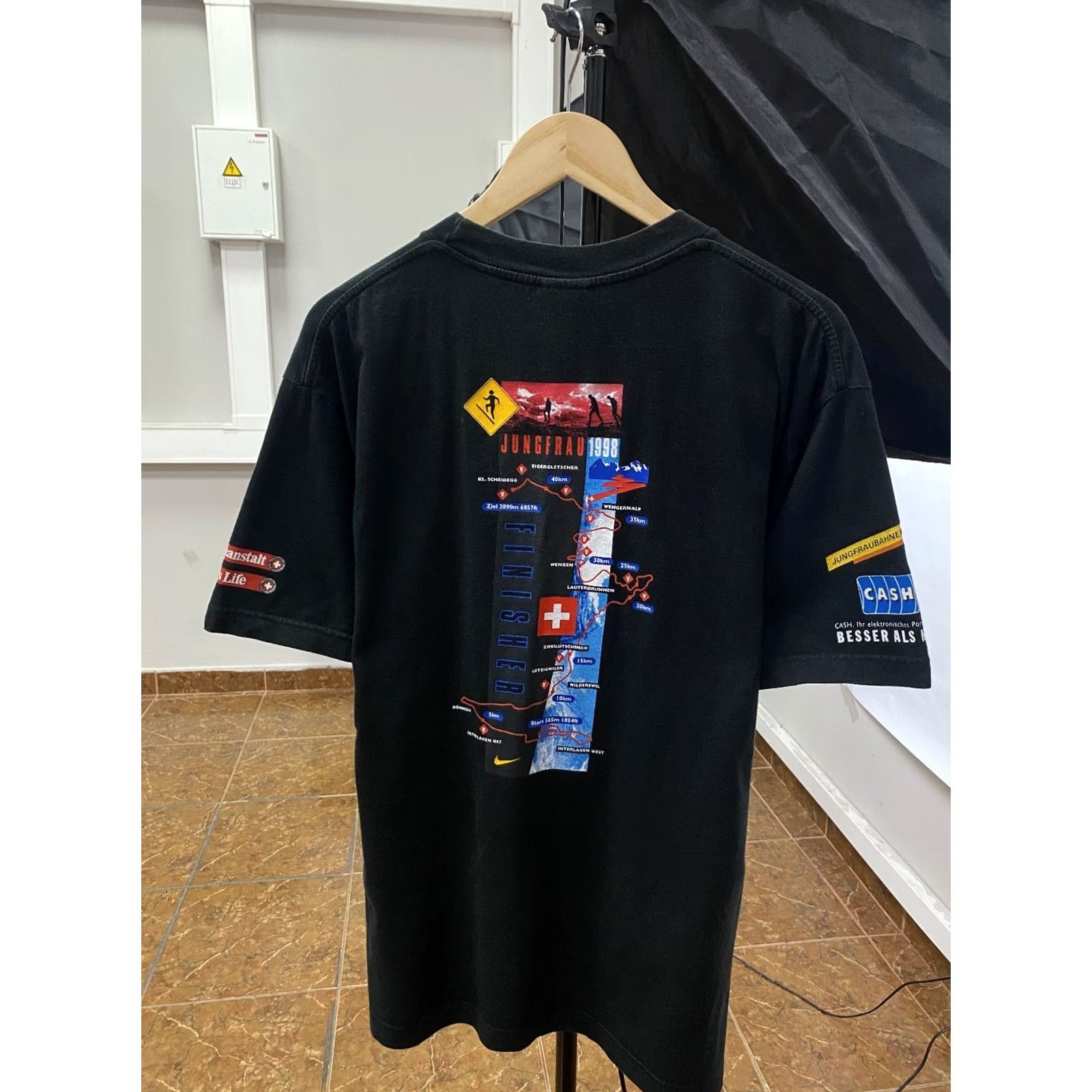Nike VINTAGE Nike Jungfrau Marathon T-shirt Mens M Black Retro 1998 Size US M / EU 48-50 / 2 - 2 Thumbnail