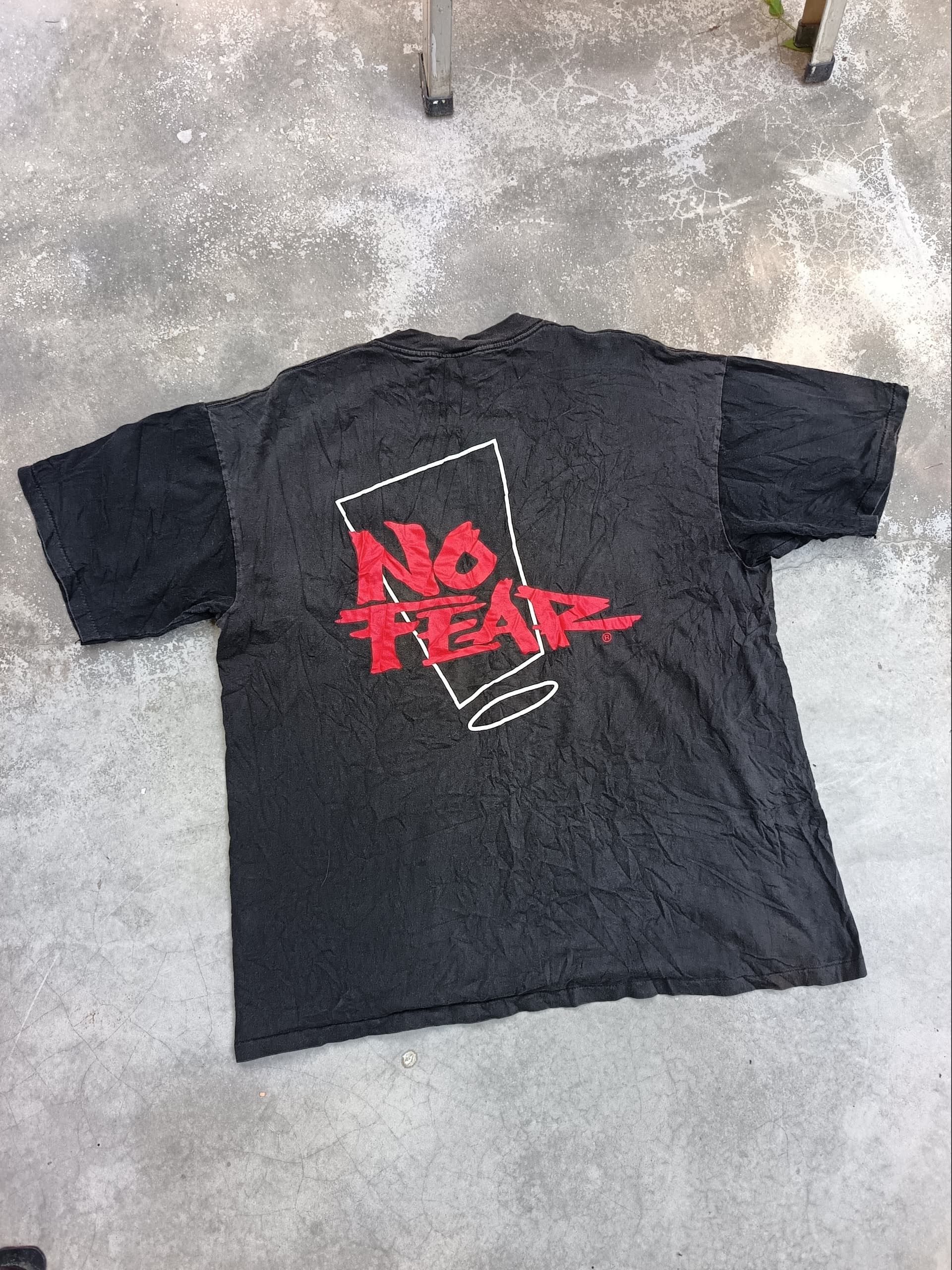 No Fear Vtg distressed no fear 90s tshirt Size US L / EU 52-54 / 3 - 6 Thumbnail