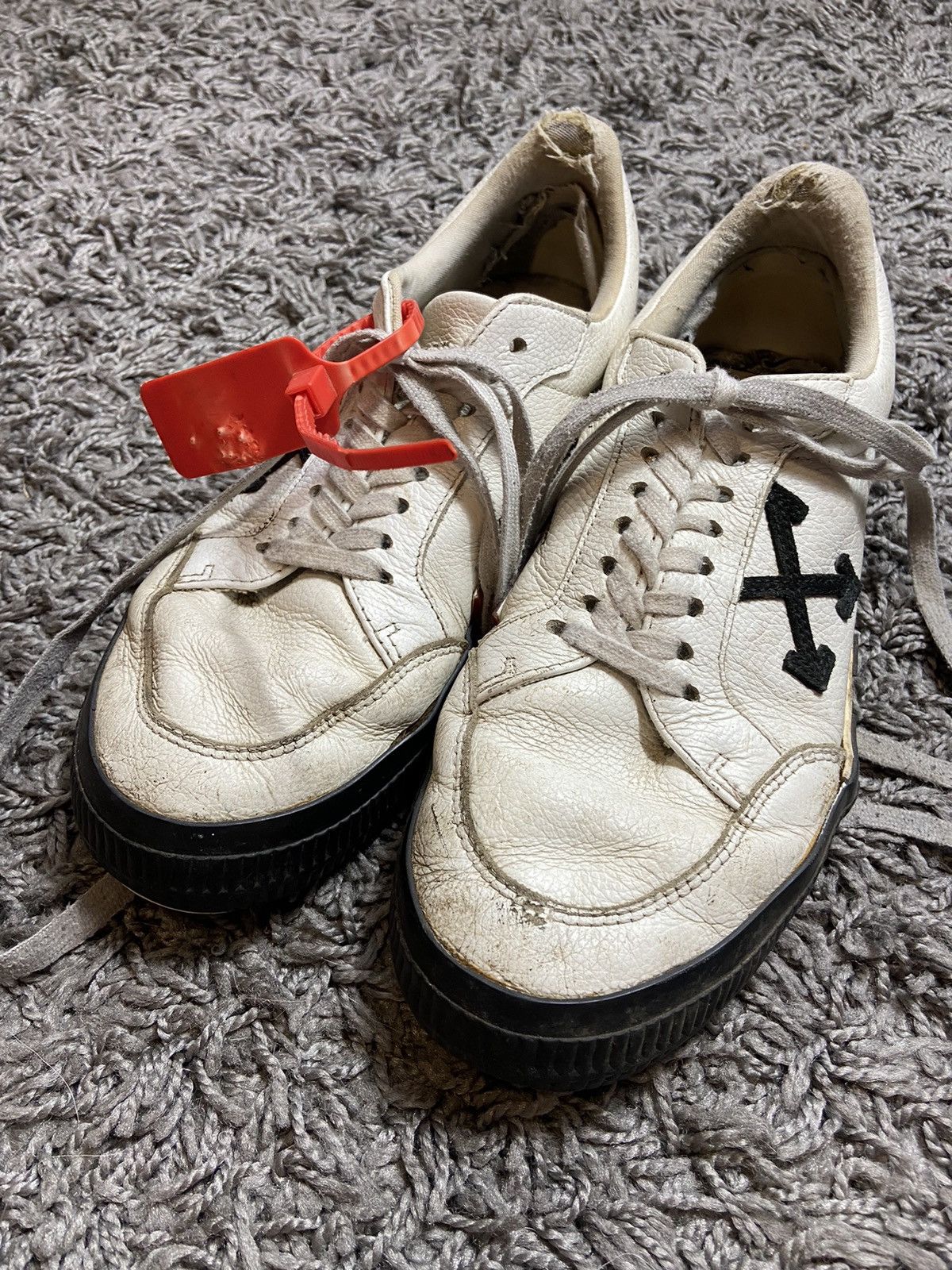 Designer × Off-White Off-White Vulcanized Low-Top Sneakers White/Black Size 41 Size US 8.5 / EU 41-42 - 9 Thumbnail