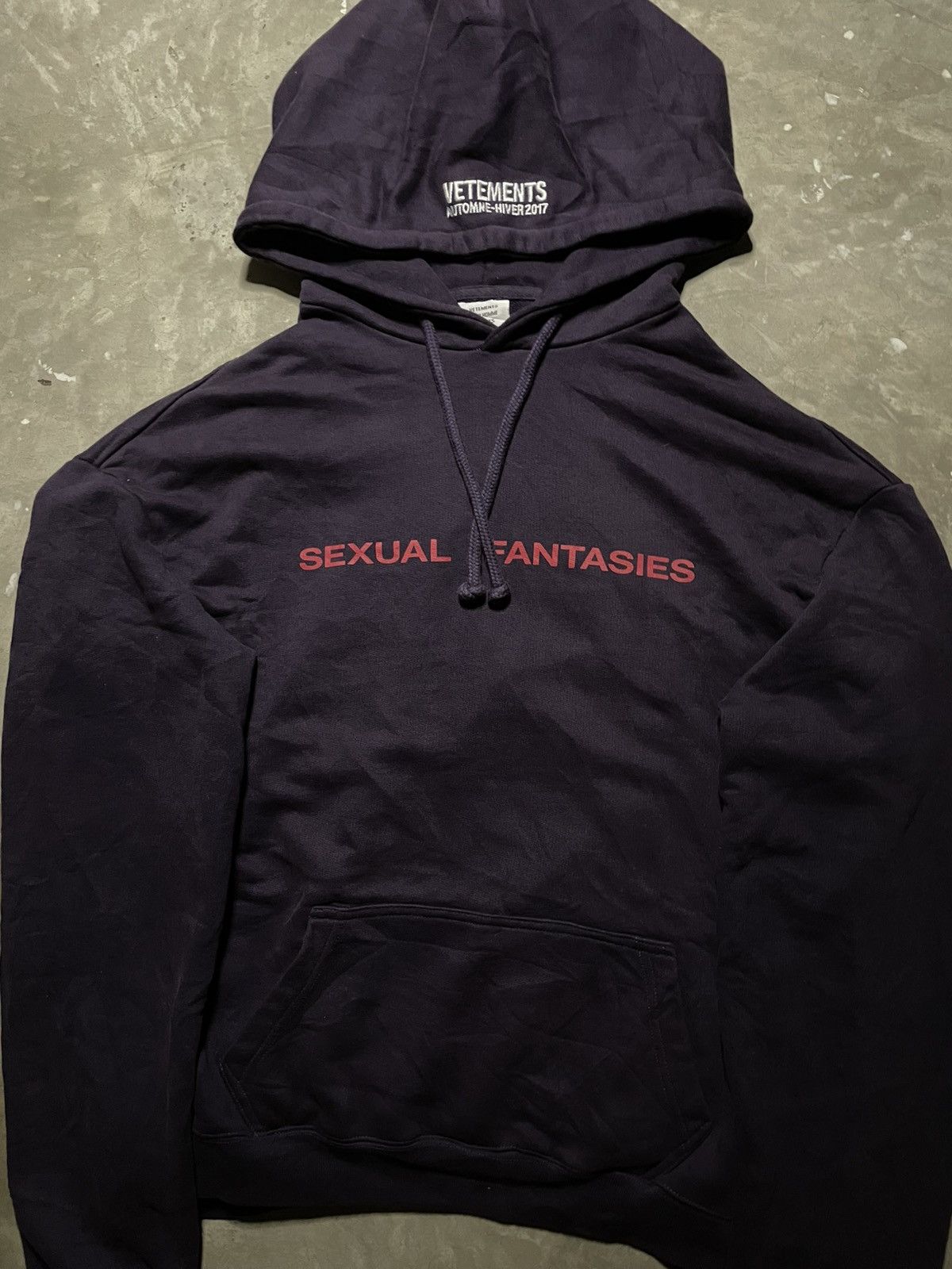 Vetements Vetements AW17 “Sexual Fantasies” Hoodie Size US XS / EU 42 / 0 - 2 Thumbnail