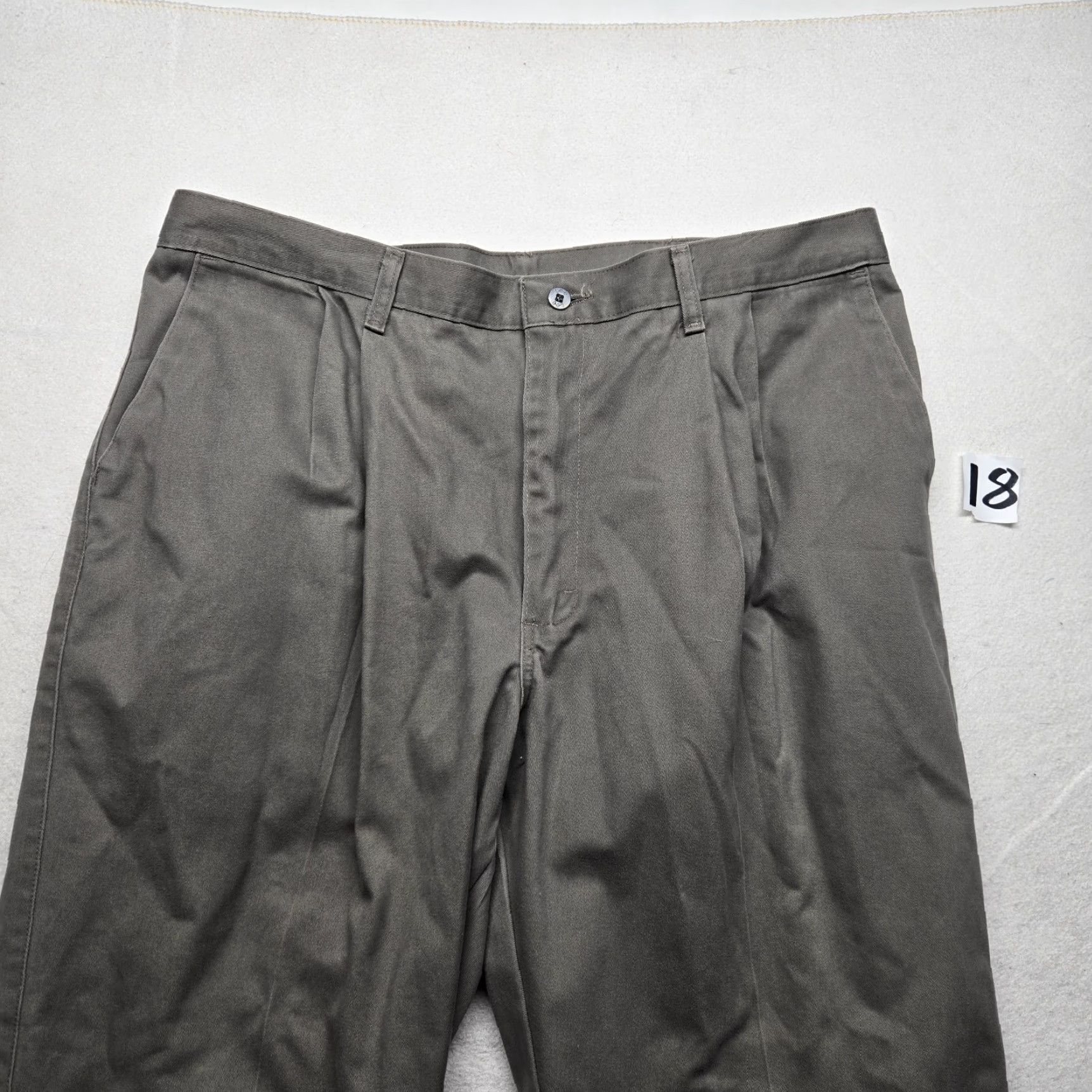 Lee Lee Gray Traveler Chino Pants Regular Men 40 x 30 Gray Solid Straight Front Dress Pants, Stretch, Beltless, Button Zip Closure Mens 40x30 Size US 40 / EU 56 - 2 Thumbnail