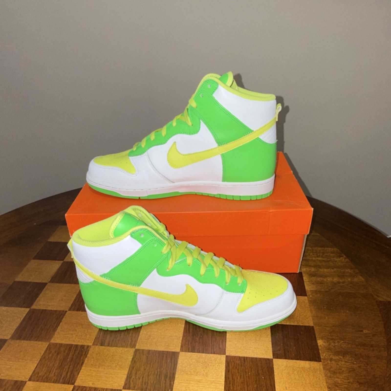Nike Nike Dunk High White Lemon Chiffon Radiant Green Men's 11M Size US 11 / EU 44 - 2 Thumbnail
