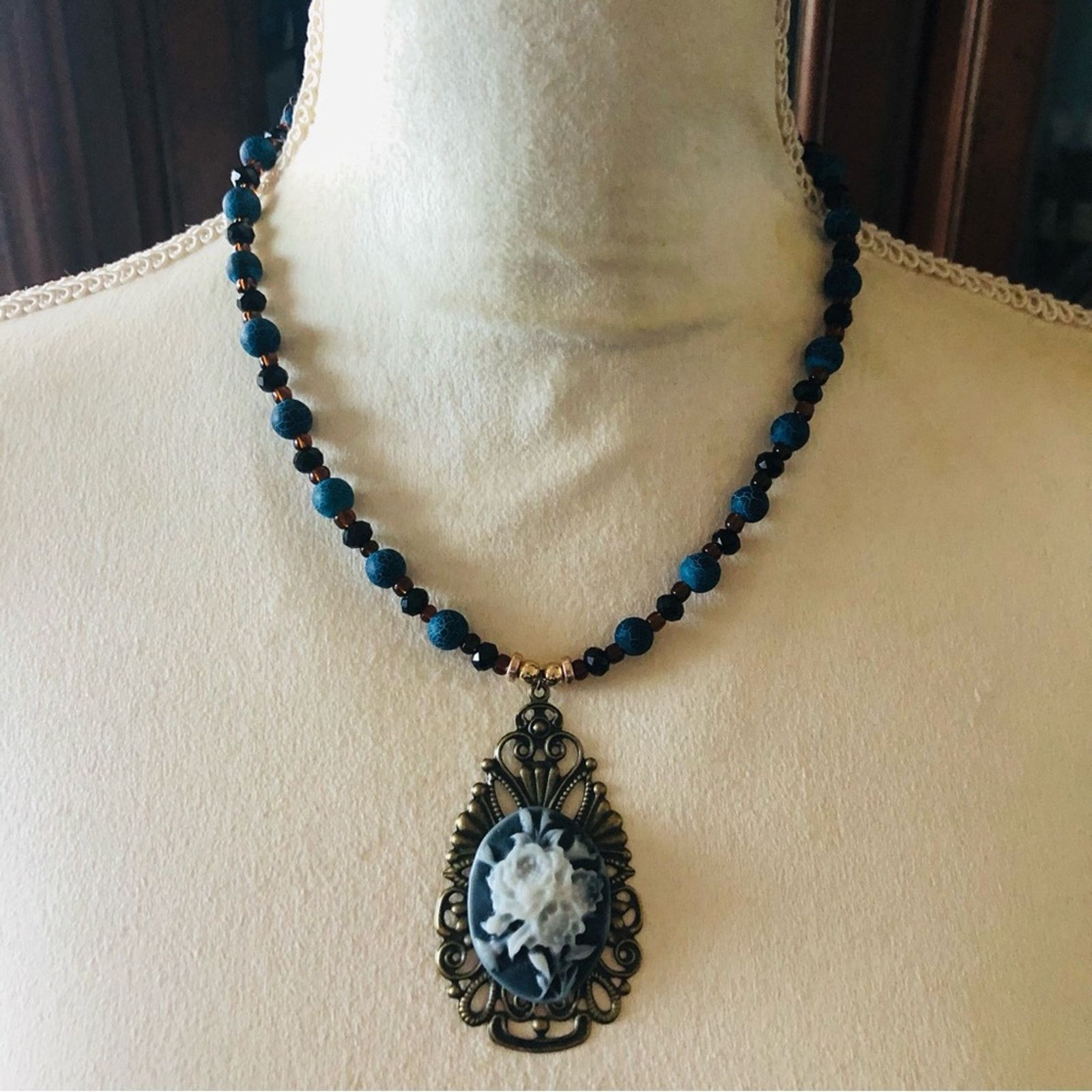 Handmade Handcrafted rose cameo filigree genuine dragon vein necklac Size ONE SIZE - 2 Thumbnail