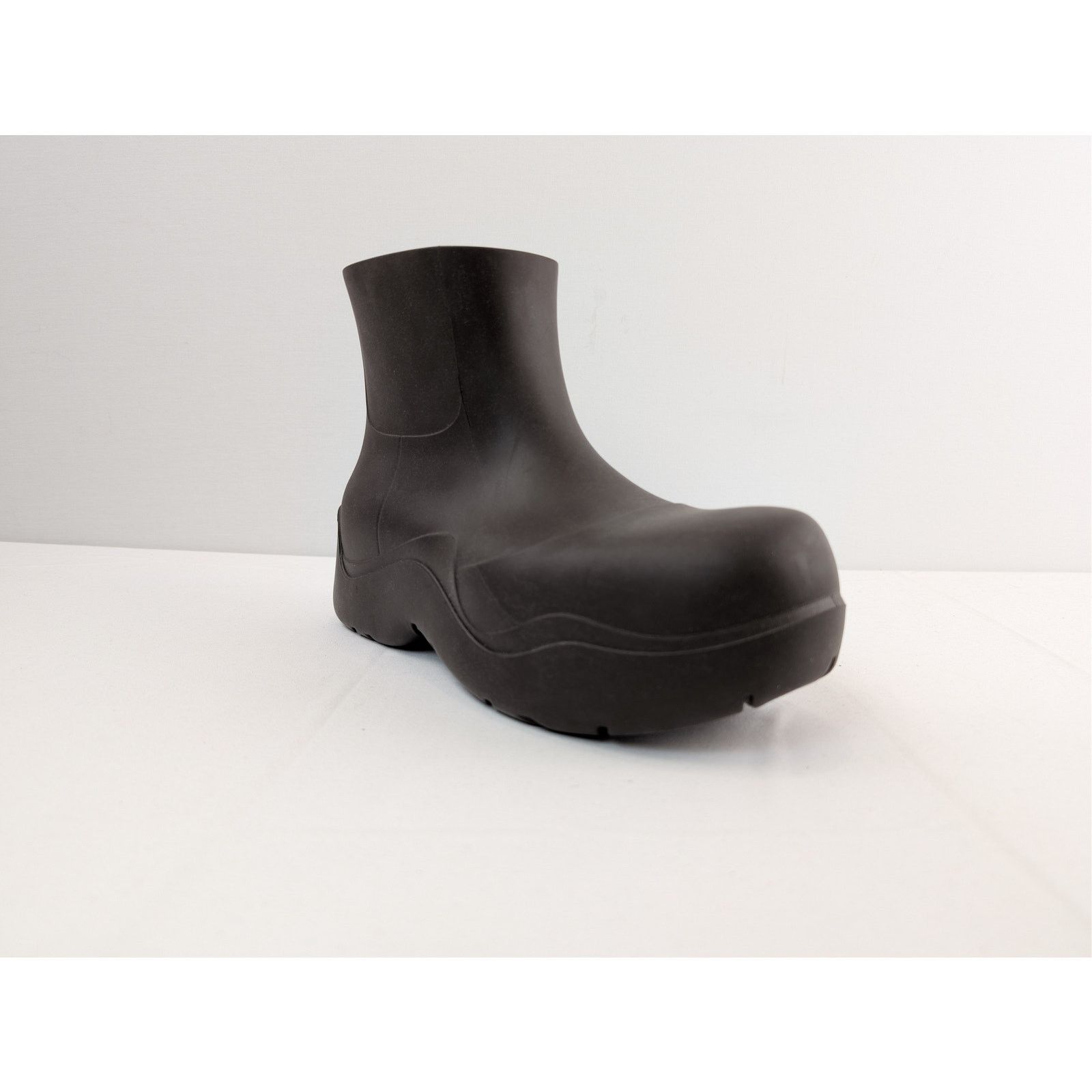Bottega Veneta o1rshd1 Q:2 / Matt Rubber Puddle Ankle Boot in Fondant 46 Size US 13 / EU 46 - 2 Thumbnail