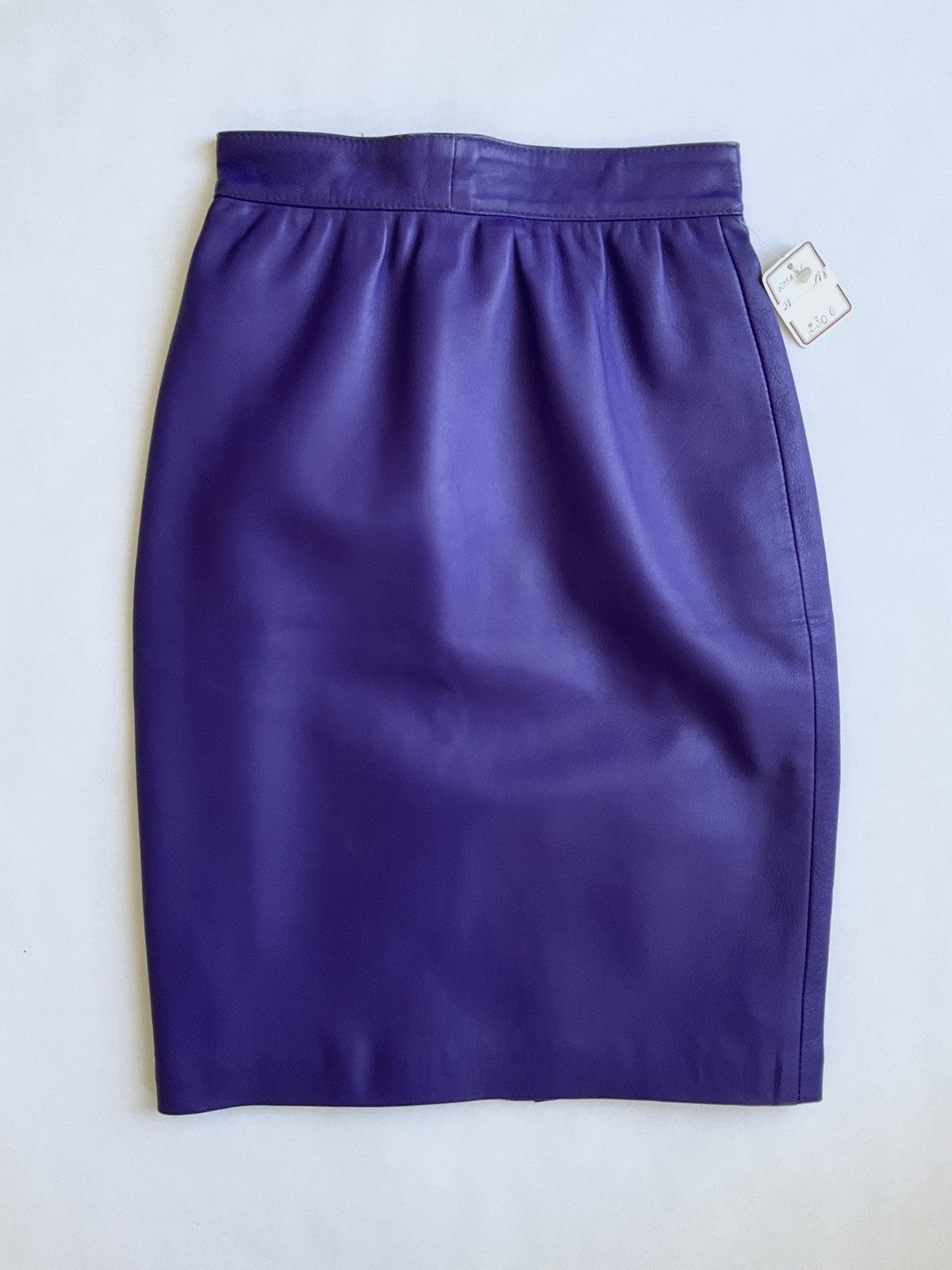 Vintage Vintage 90’s purple leather midi skirt Size 27" / US 4 / IT 40 - 1 Thumbnail