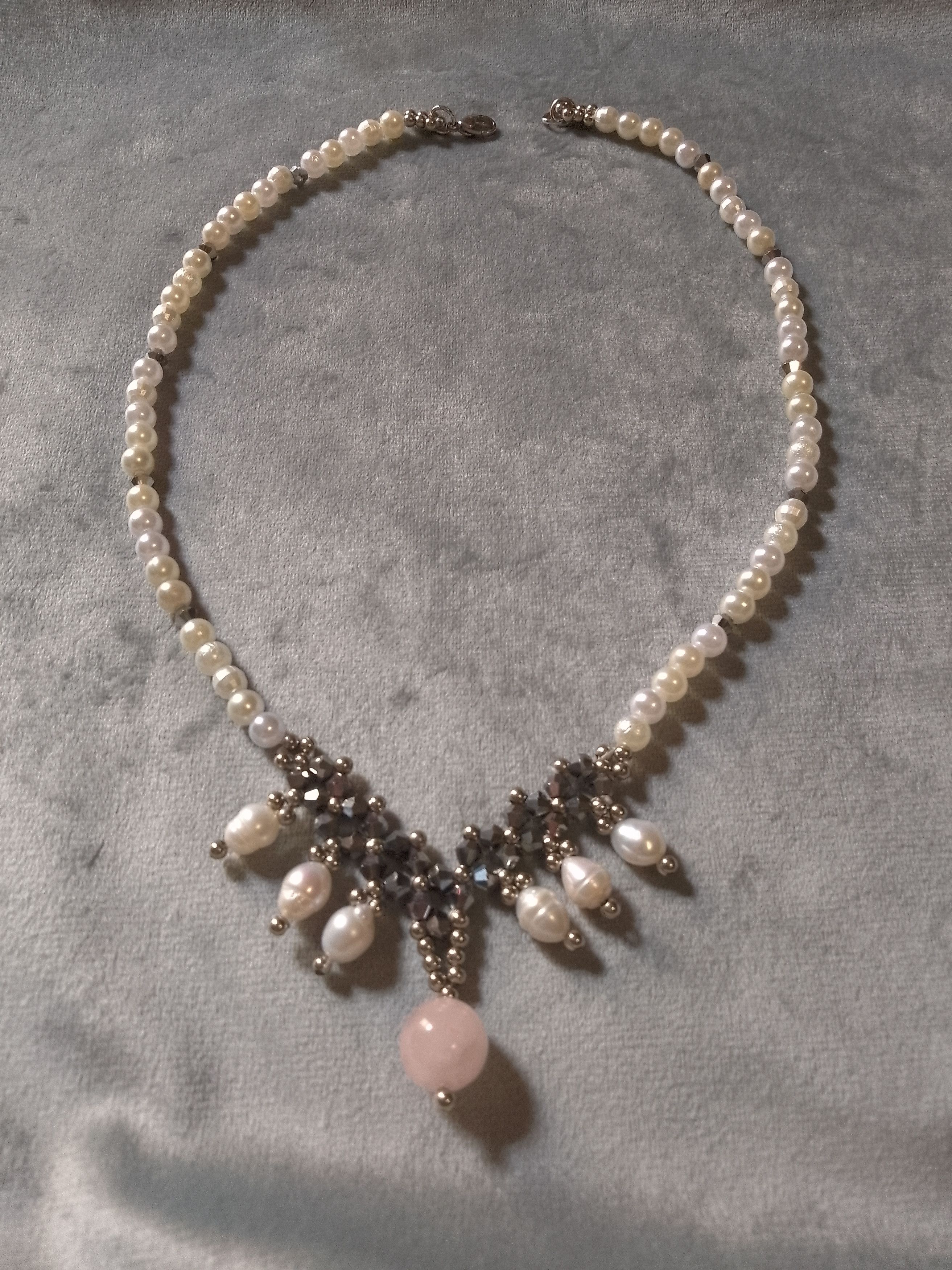 Handmade Necklace with freshwater pearls and rose quartz Size ONE SIZE - 1 Thumbnail