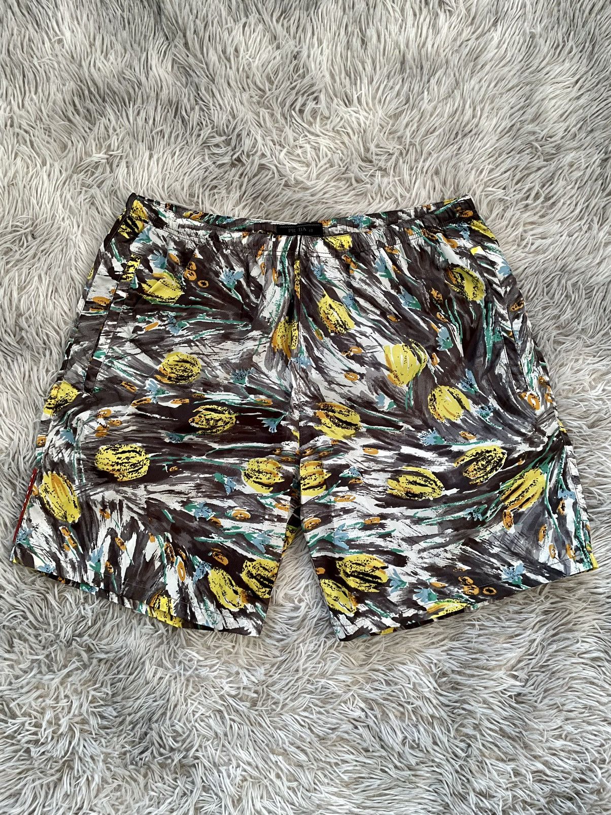 Prada Prada Sport Yellow Tulips Flower Pattern Red Tab Shorts Size US 32 / EU 48 - 1 Thumbnail