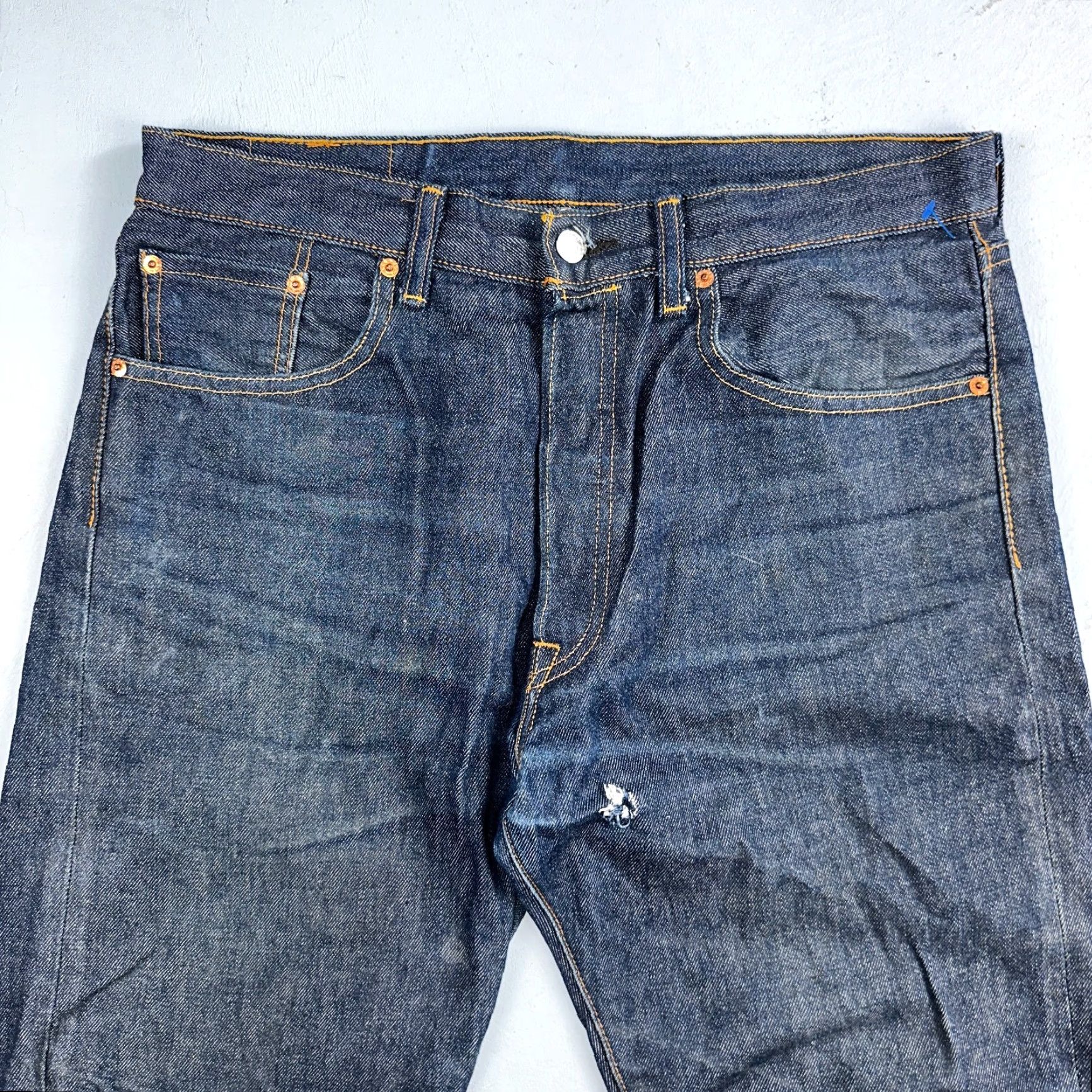 Levi's VINTAGE Levi's 501 Jeans Straight Levi's 501 Series Men Blue 34x31 Dark Wash 90s VTG Pin Denim Jeans Womens? Size US 34 / EU 50 - 2 Thumbnail