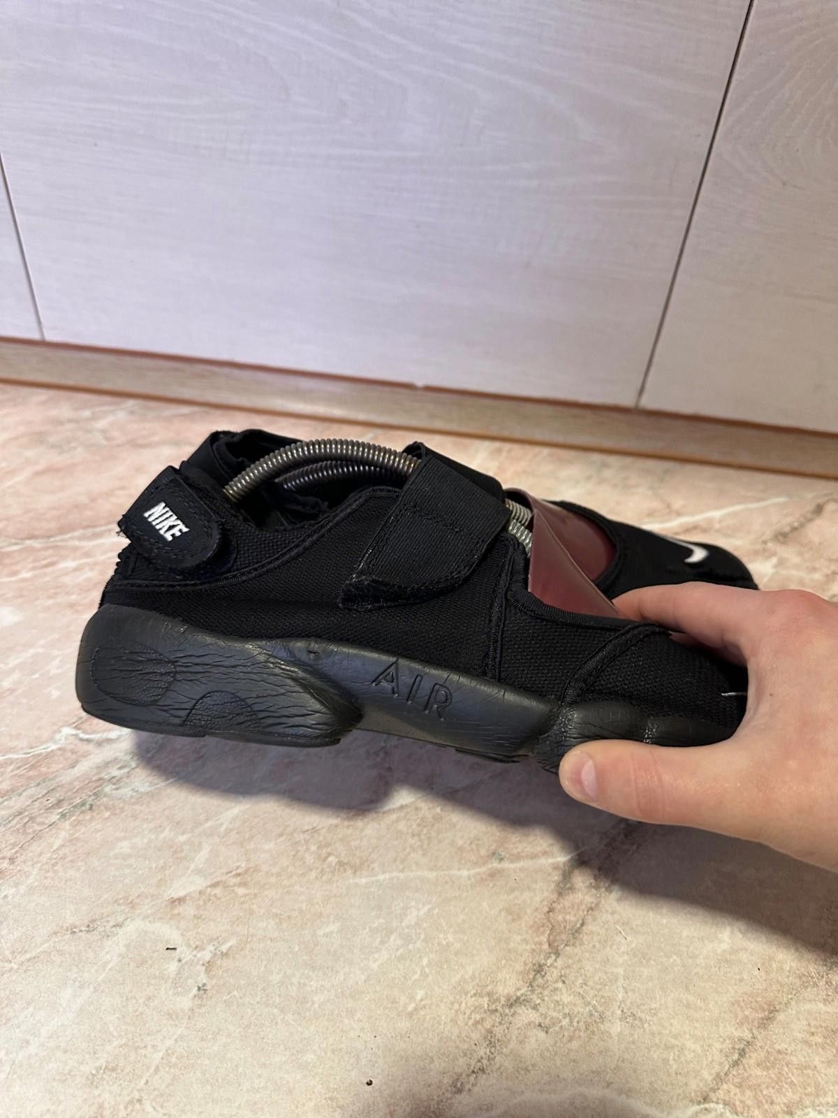 Nike Vintage Mens Nike Rift Black Sz 44 US 10 Size US 10 / EU 43 - 6 Thumbnail