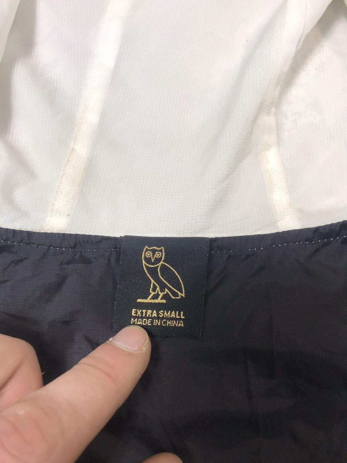 Drake 2021 OVO Globe Logo lightweight windbreaker White Size US M / EU 48-50 / 2 - 8 Thumbnail