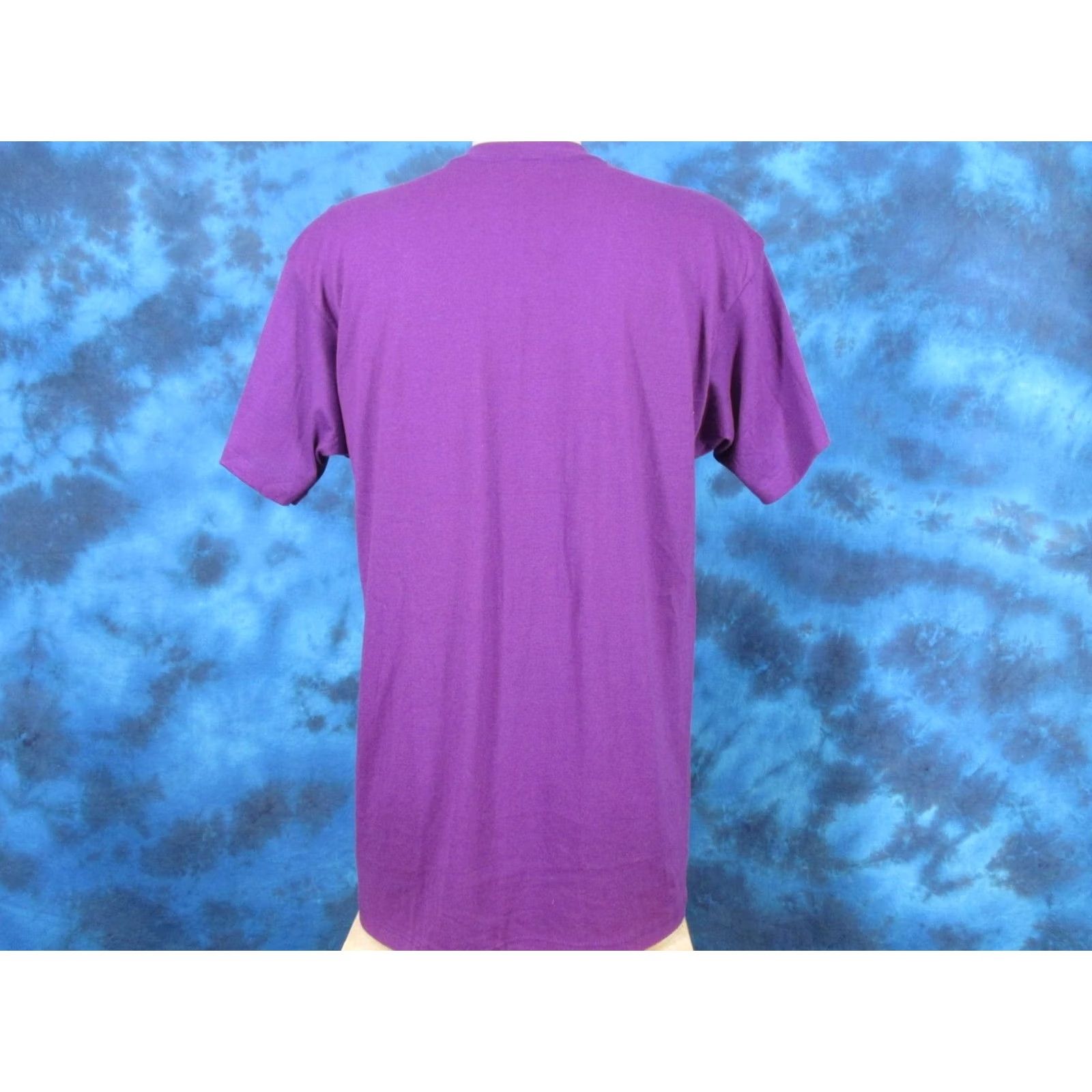 Vintage VINTAGE DEADSTOCK 80s SHIRT LARGE PURPLE POCKET T-Shirt Mens 80s 90s Beach NOS Blank Paper Thin Size US L / EU 52-54 / 3 - 6 Thumbnail