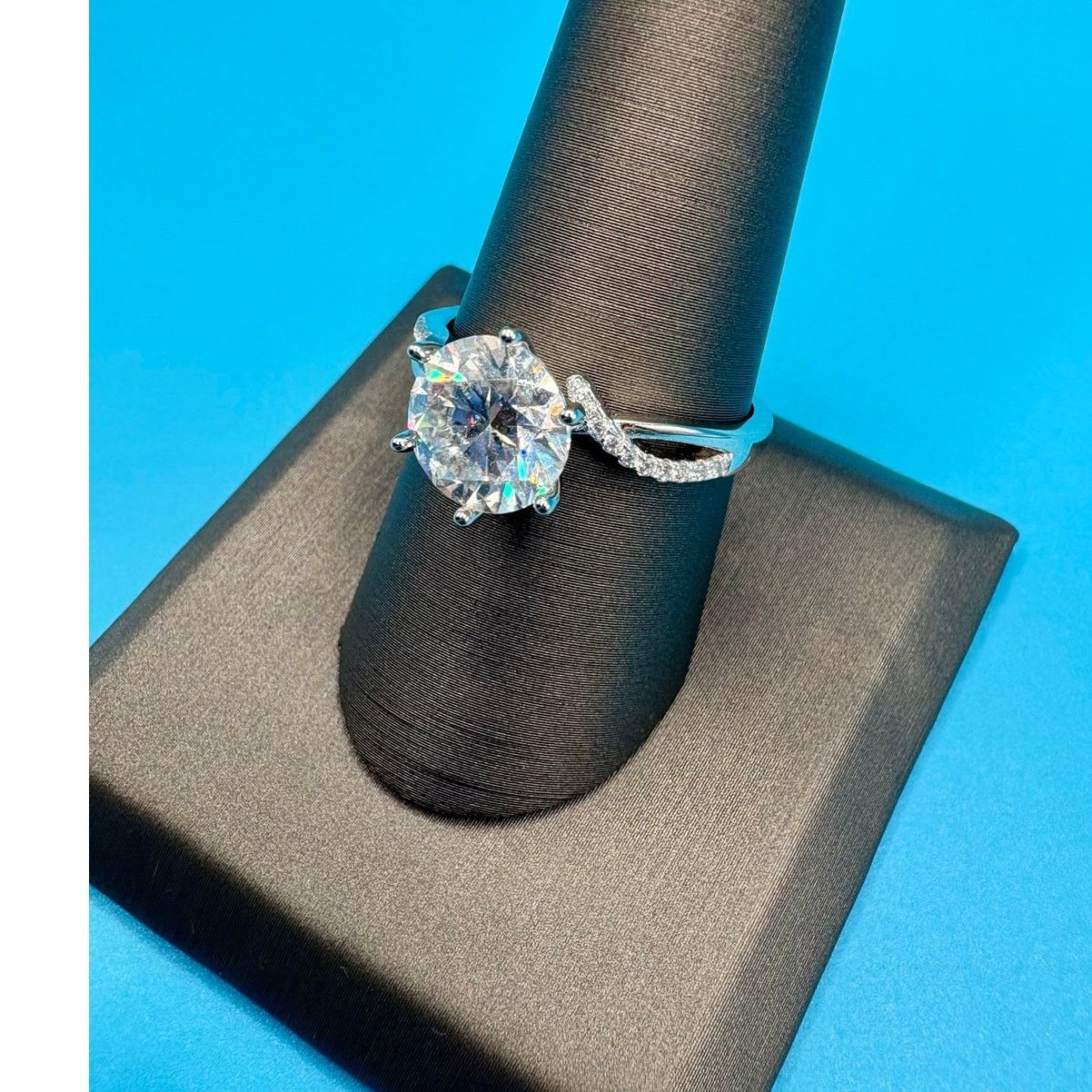 Jewelry Stunning 4CTW Moissanite Ring - AU750 (75% White Gold) Sz 9 Size ONE SIZE - 3 Thumbnail