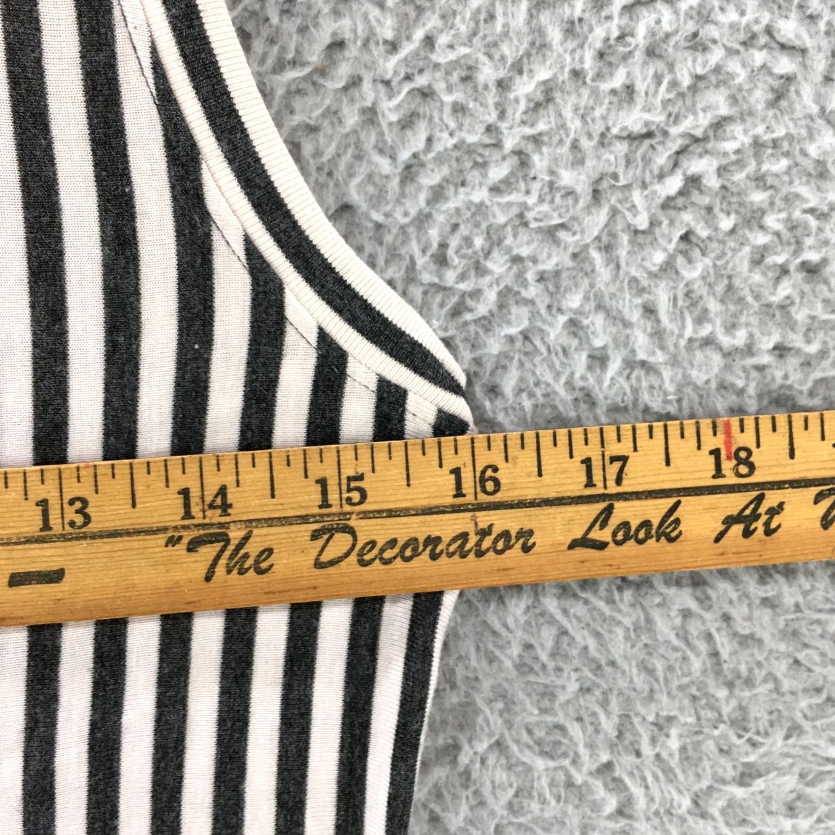 Vintage Cabi Tank Blouse Top XS Womens Striped Sleeveless Round Neck Gray White Casual Shirt Size XS / US 0-2 / IT 36-38 - 3 Thumbnail