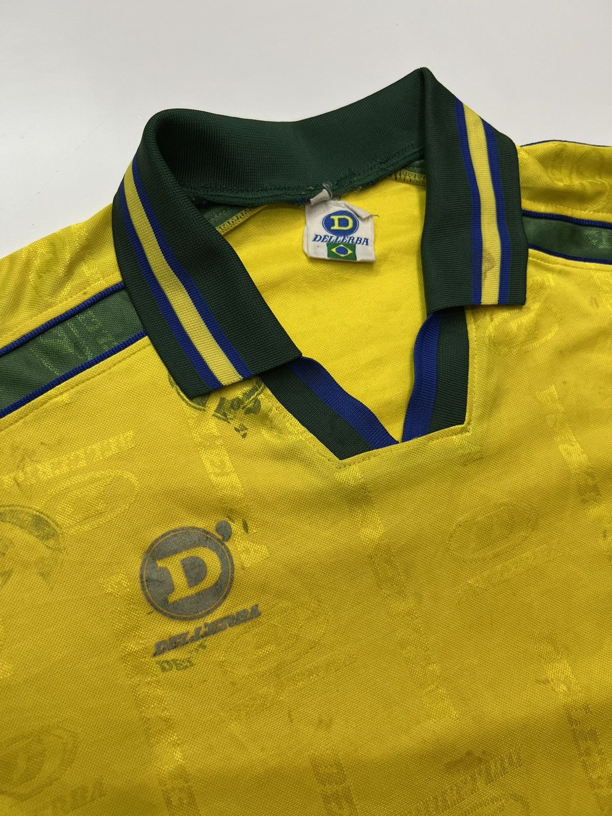 Vintage 🔥VINTAGE BRASIL DELLERBA FOOTBALL JERSEY Size US M / EU 48-50 / 2 - 4 Thumbnail